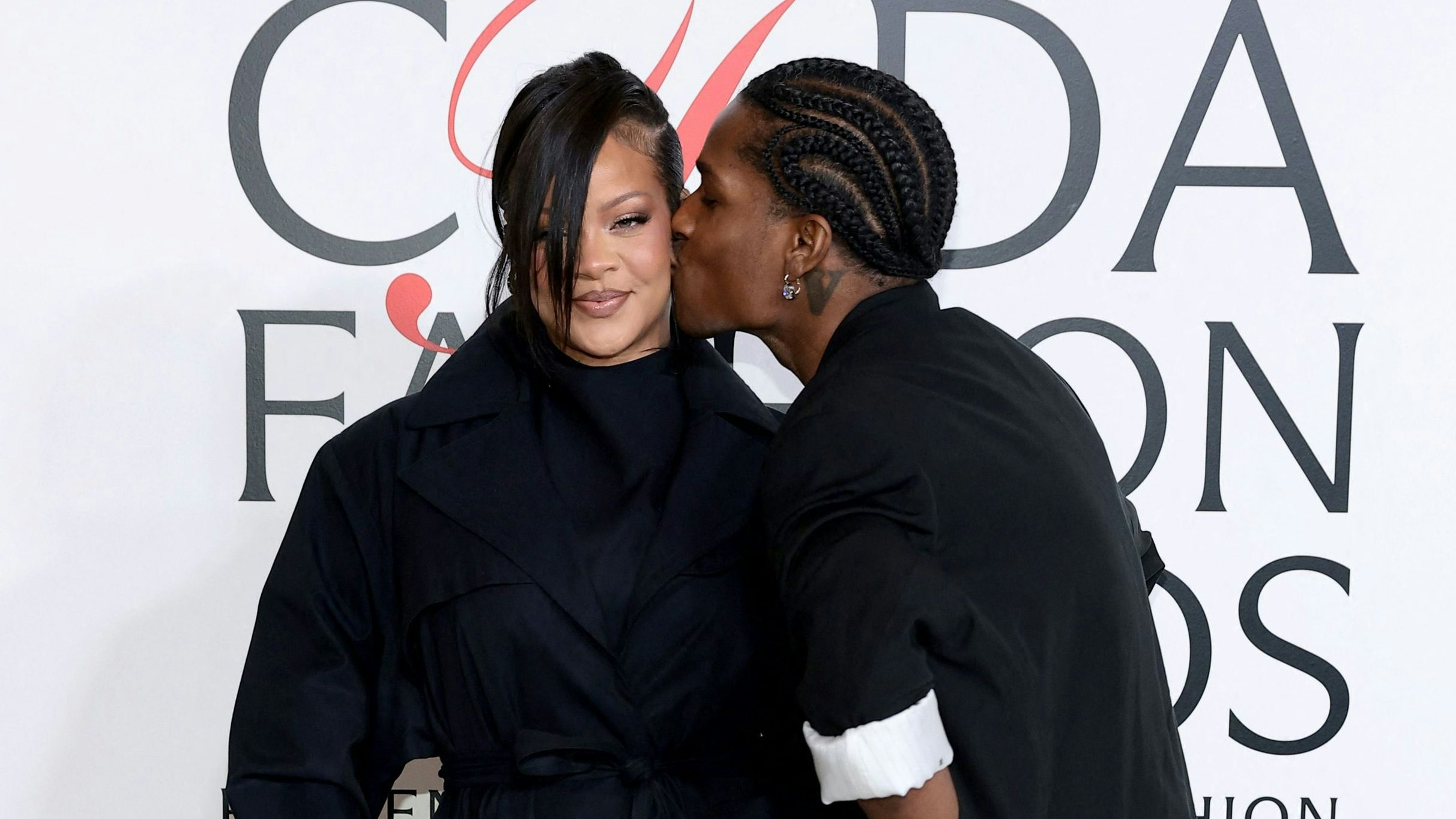 Heute.at - Rihanna stahl mit ihrem Postpartum-Look allen die Show
