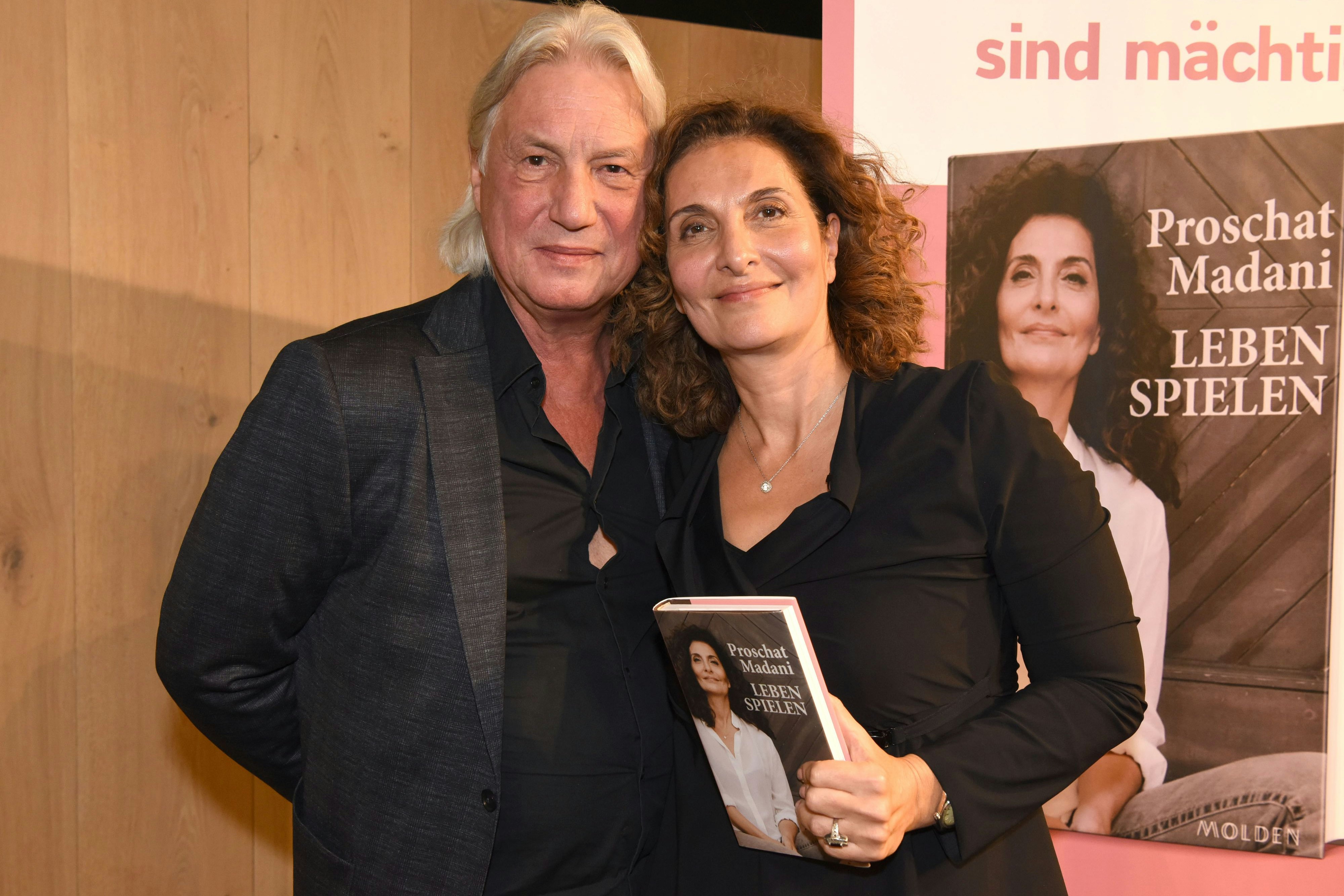 Proschat Madani ist seit 2020 mit dem Regisseur Harald Sicheritz verheiratet