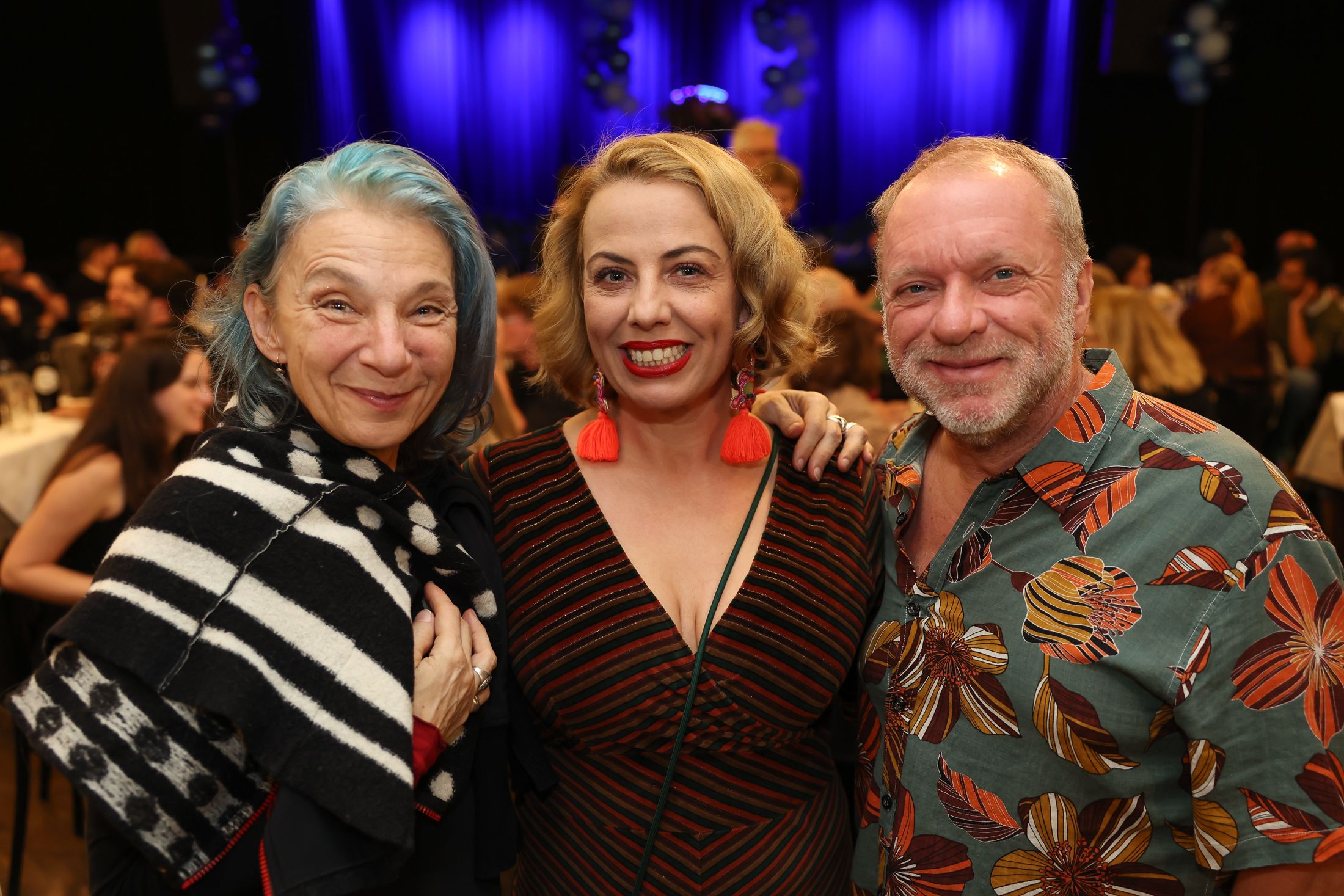 Eva Billisich mit Kulisse Chefin Alexa Oetzlinger und Reinhard Nowak bei der Feier zu 45 Jahren Kulisse.
