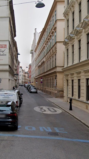 Parken in Wien: Strafzettel trotz Parkschein in der Josefstadt. Unklare Beschilderung sorgt für Ärger – ÖAMTC-Jurist erklärt die Rechtslage.