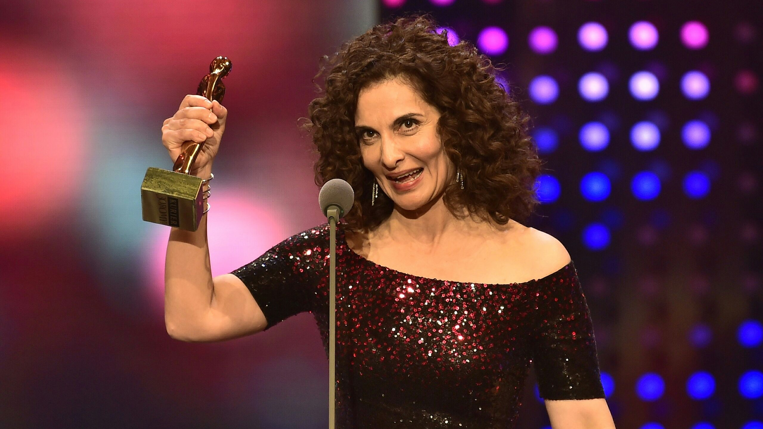 2019 bekam Proschat Madani als beliebteste Schauspielerin Serie eine Romy