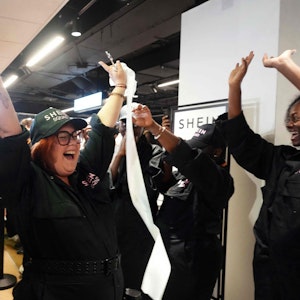 China-Riese Shein eröffnet Shop, Regierung sperrt gleichzeitig Website