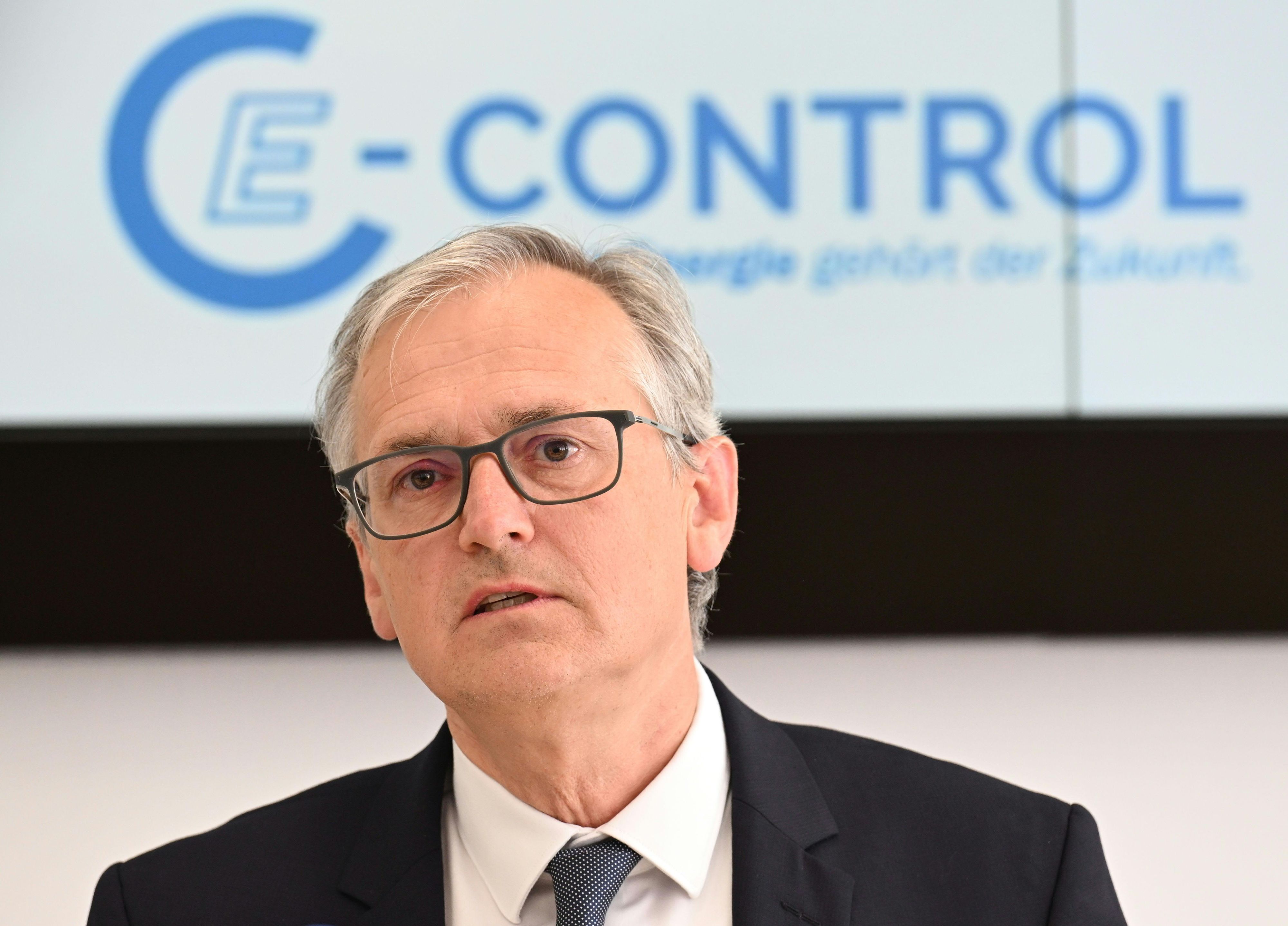 Wolfgang Urbantschitsch ist noch bis März 2026 E-Control-Vorstand.