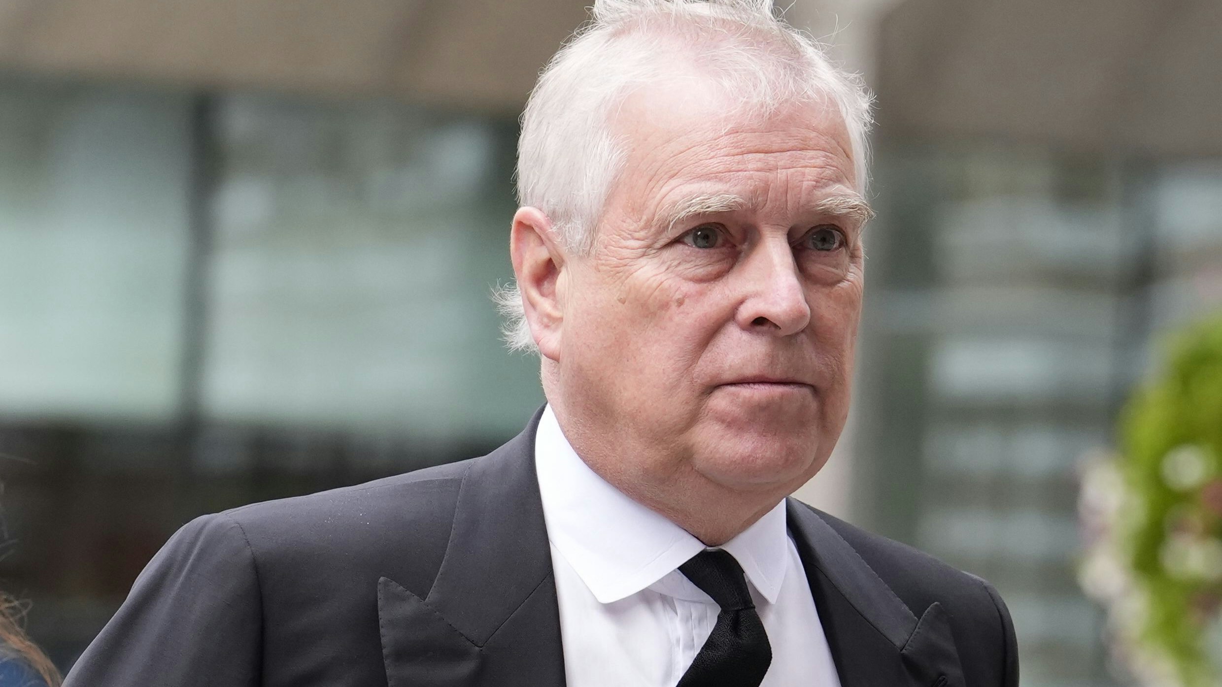 Charles' Bruder wird auch nach der Degradierung&nbsp; kein bettelarmes Leben führen müssen