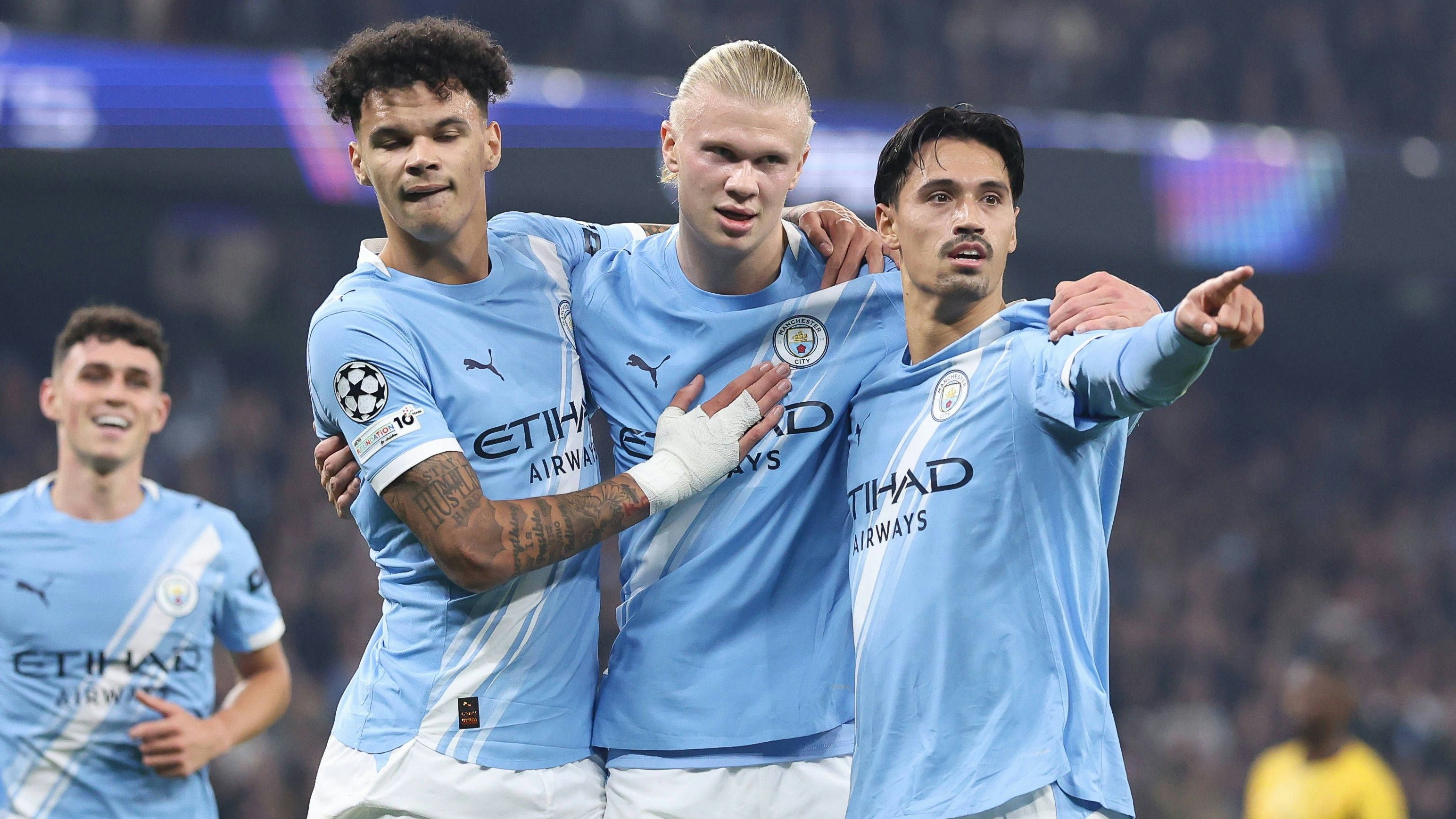 Heute.at - Klarer City-Sieg gegen BVB, Eigentor rettet Barcelona