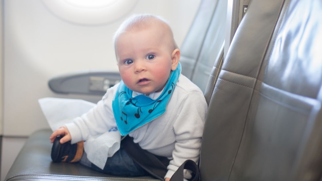 Heute.at - Arschloch – Baby in Business Class löst Streit aus