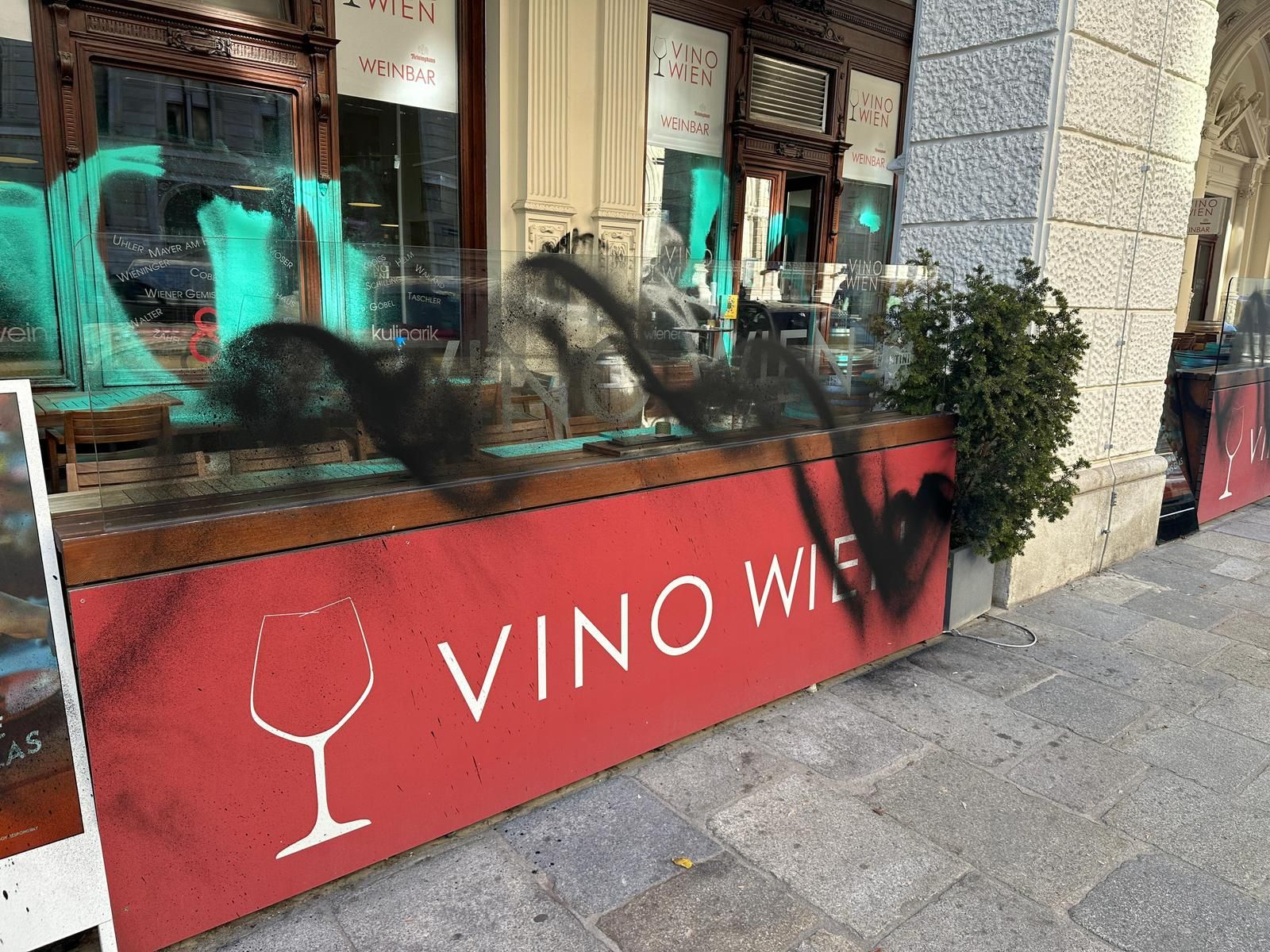 Die Vino-Bar beim Rathaus wurde völlig zerstört.