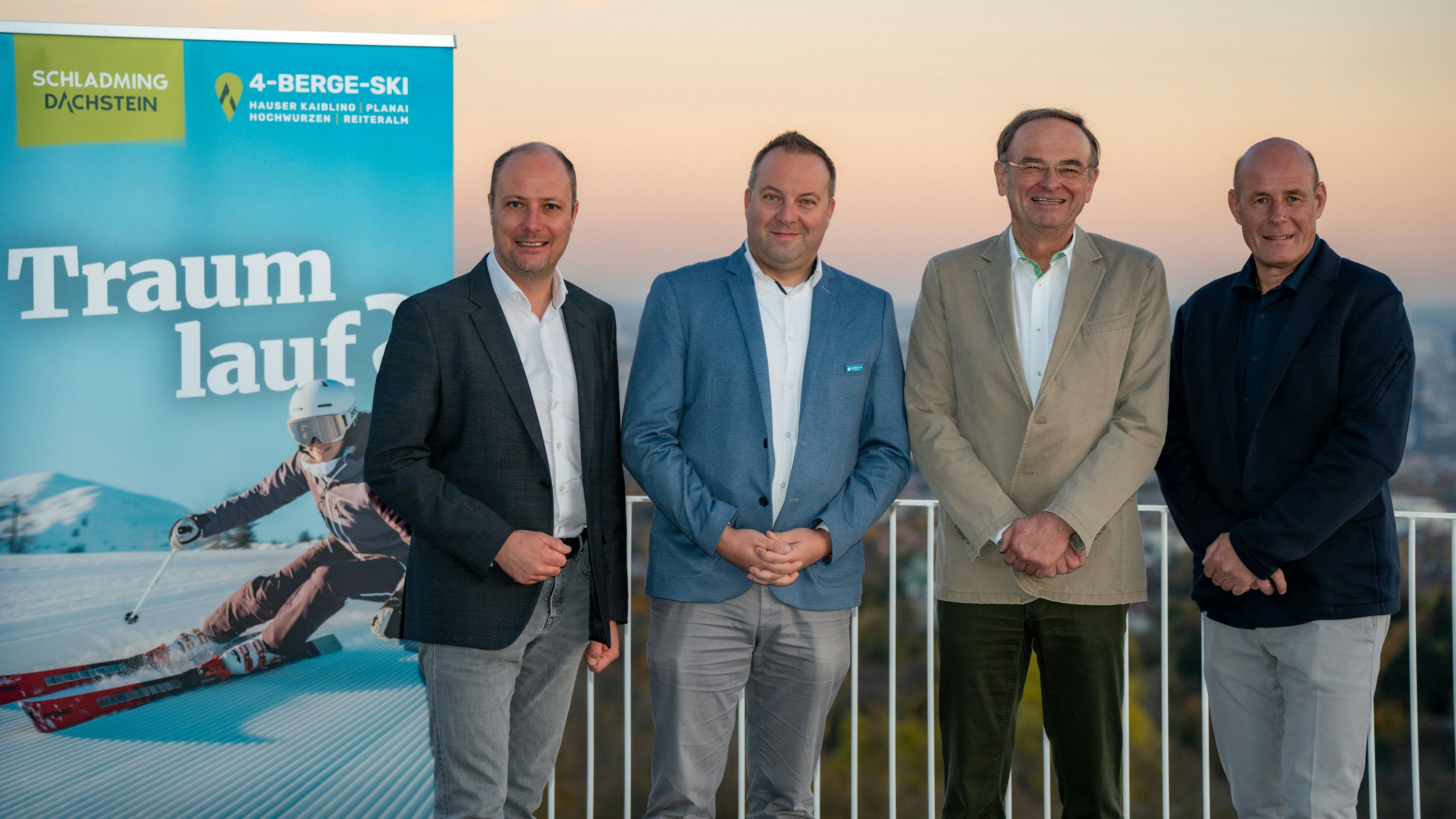 Mathias Schattleitner (GF Schladming-Dachstein), Daniel Berchthaller (GF Reiteralm Bergbahnen), Georg Bliem (GF Planai-Hochwurzen-Bahnen) und Klaus Hofstätter (GF Hauser Kaibling-Bergbahnen) berichteten in Wien über die Neuheiten in der Skiregion.