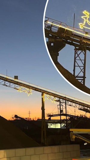 Weihnachtsdekoration Pöchlarn: Mitarbeiter der Firma Lasselsberger gestalten leuchtende Startbahn für den Weihnachtsmann am Förderband.