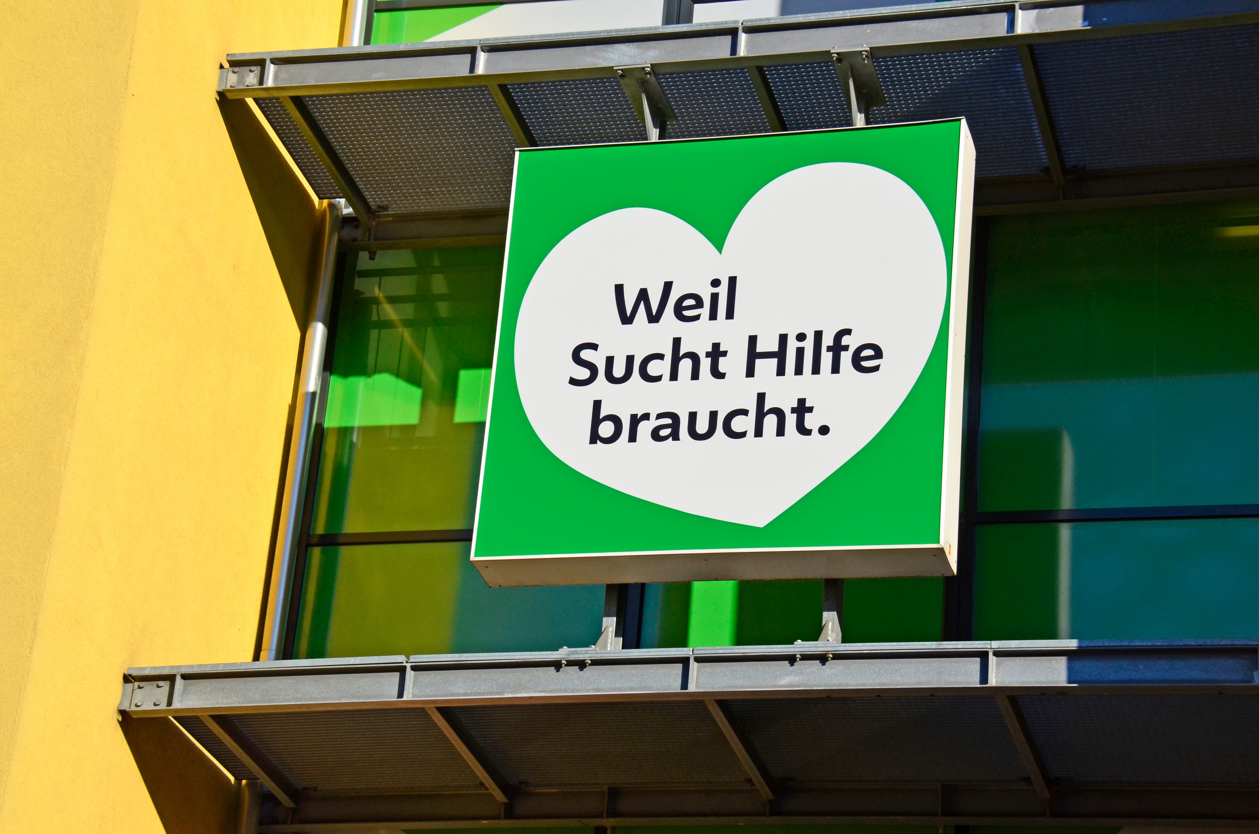 Rund um die Kürzungen der Suchthilfe gibt es viel Aufruhr.