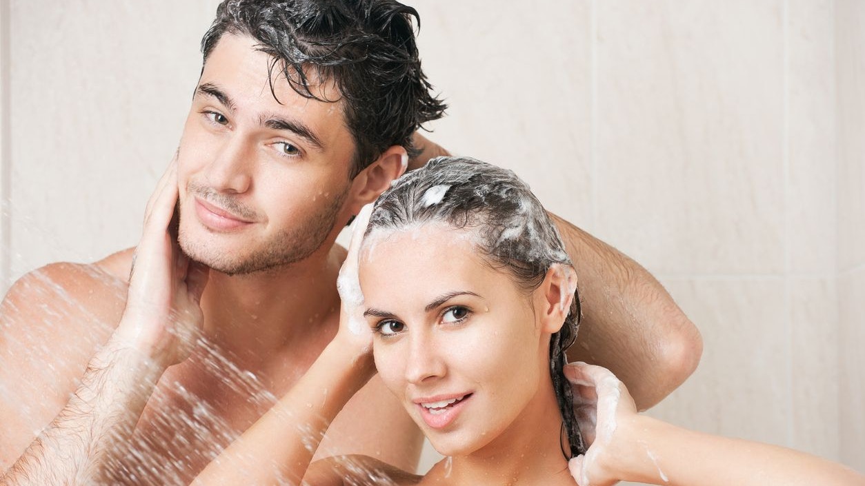 Heute.at - Erforscht: So unterschiedlich duschen Männer & Frauen