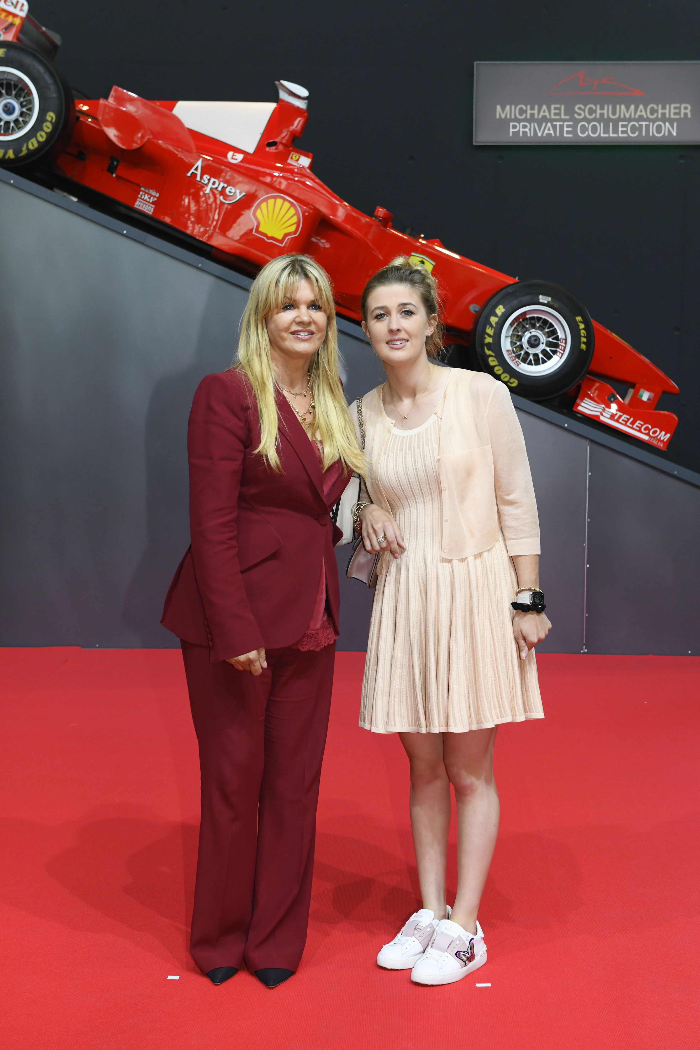  Corinna und Gina Schumacher bei der Verleihung des Staatspreis des Landes Nordrhein-Westfalen an Michael Schumacher in der Motorworld in Köln.