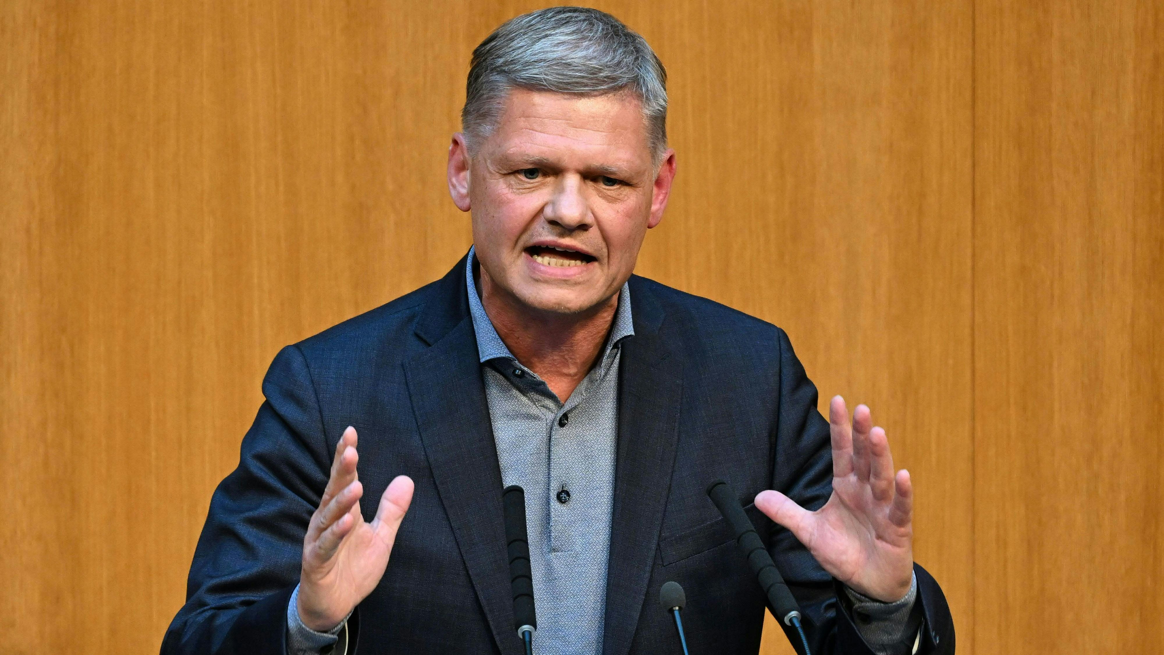 Heute.at - Mann beleidigt ÖVP-Politiker im Netz als Arschgesicht