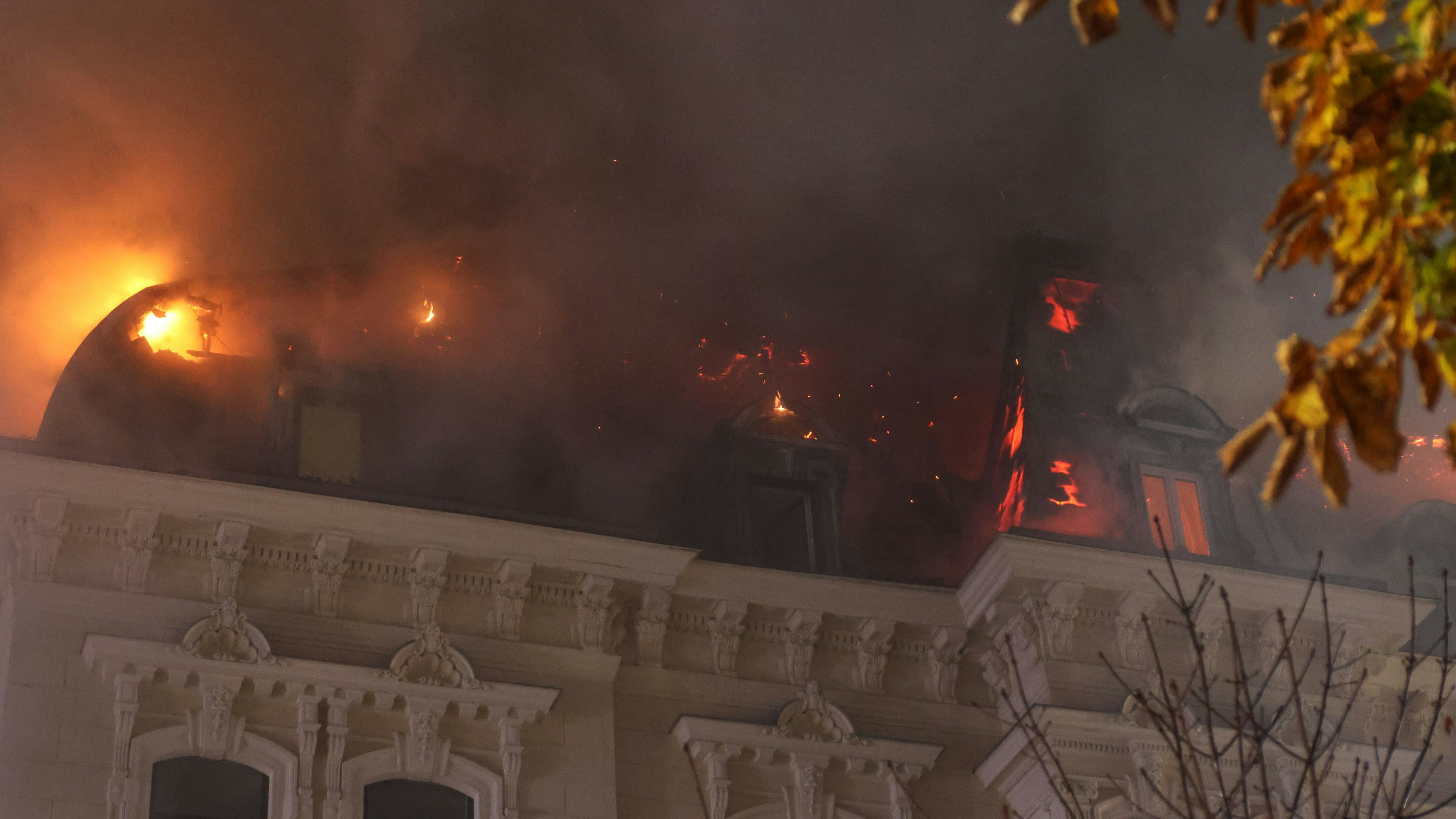 Heute.at - Esplanade komplett gesperrt – Polizei jagt Feuerteufel