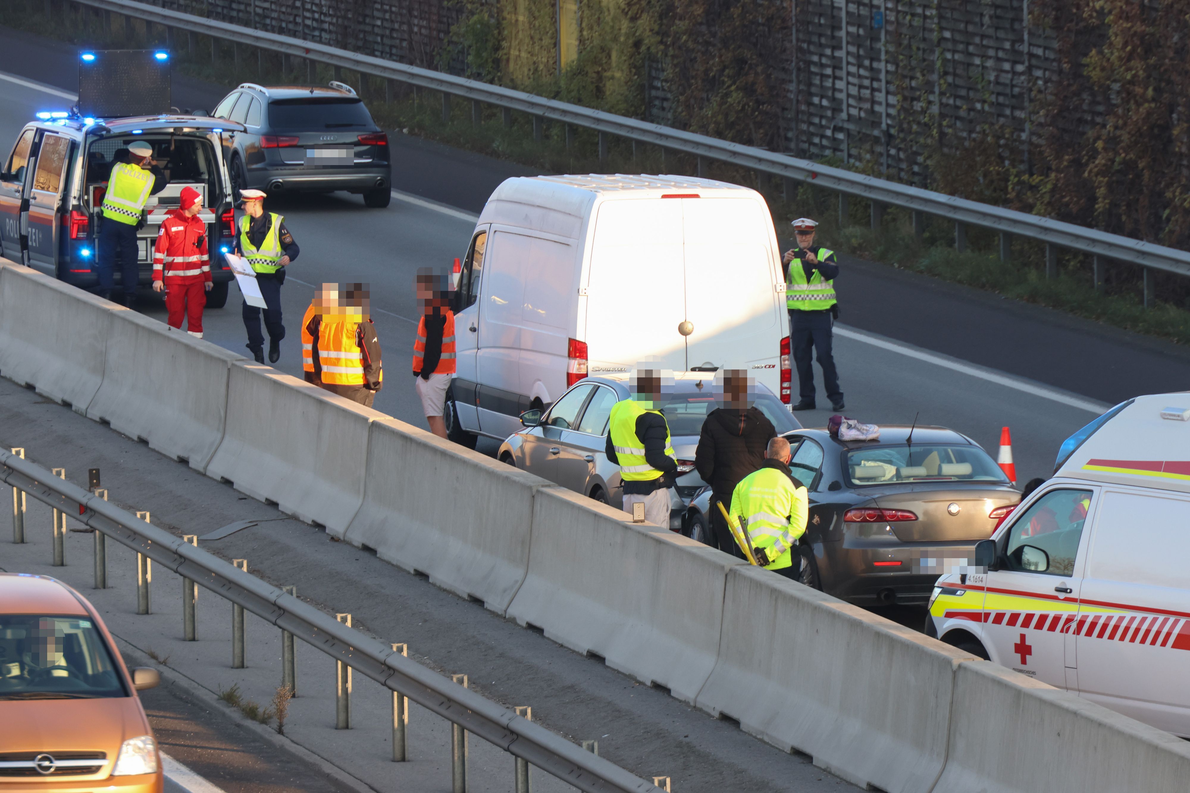 Der Unfall auf der A25 bei Wels verursachte einen riesigen Stau.