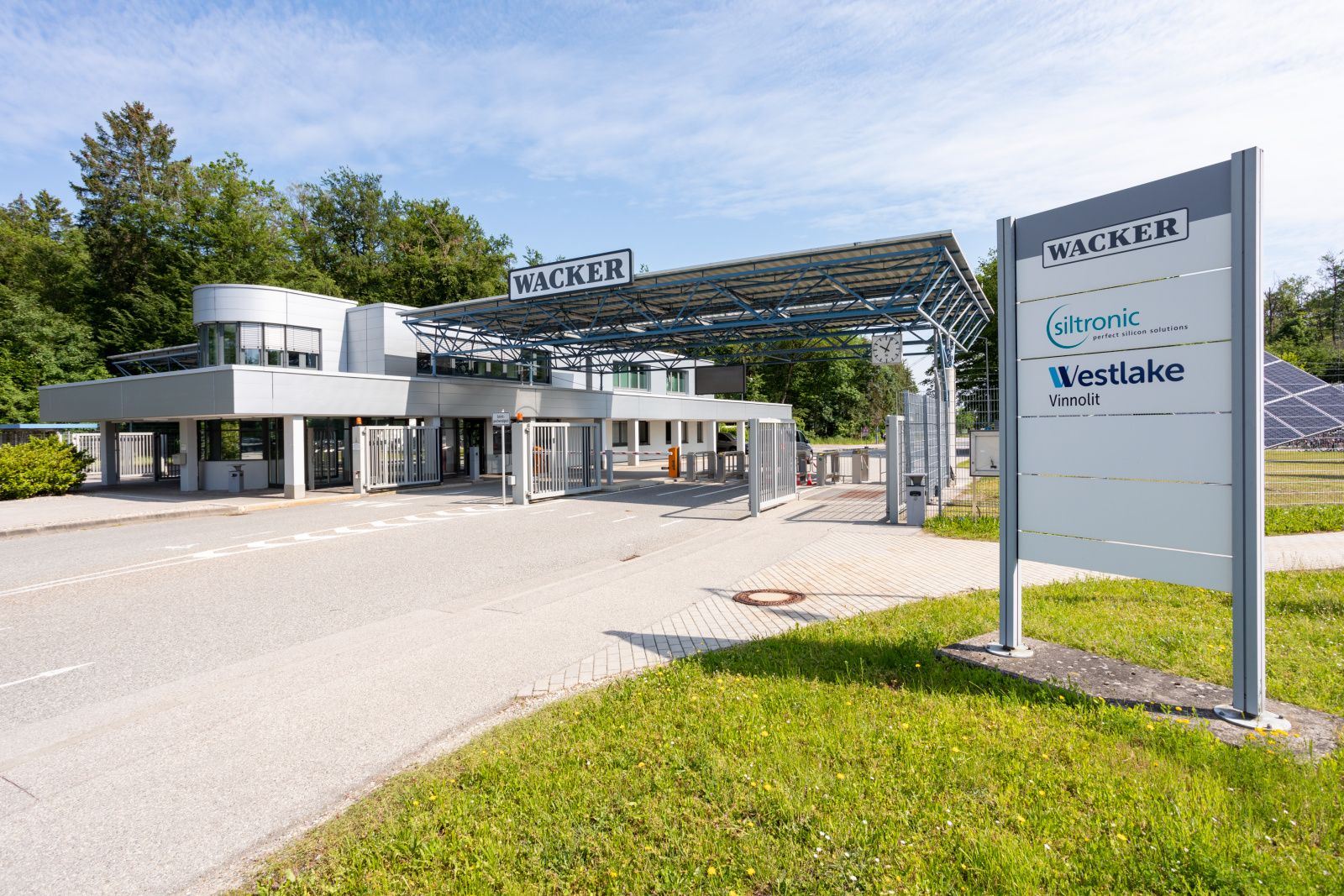 Beim Wacker-Werk in Burghausen droht ein Sparkurs.