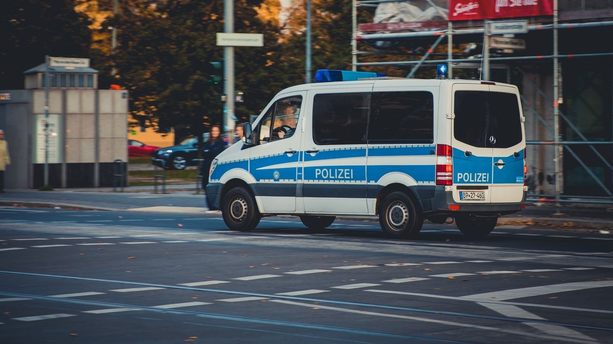 Heute.at - Großeinsatz! Israel-Hasser stürmen ZDF-Studio