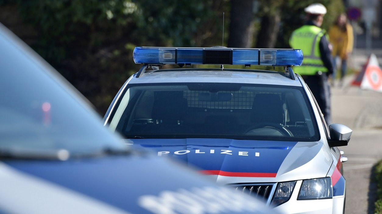 Heute.at - Familie kommt nach Hause und ruft sofort die Polizei