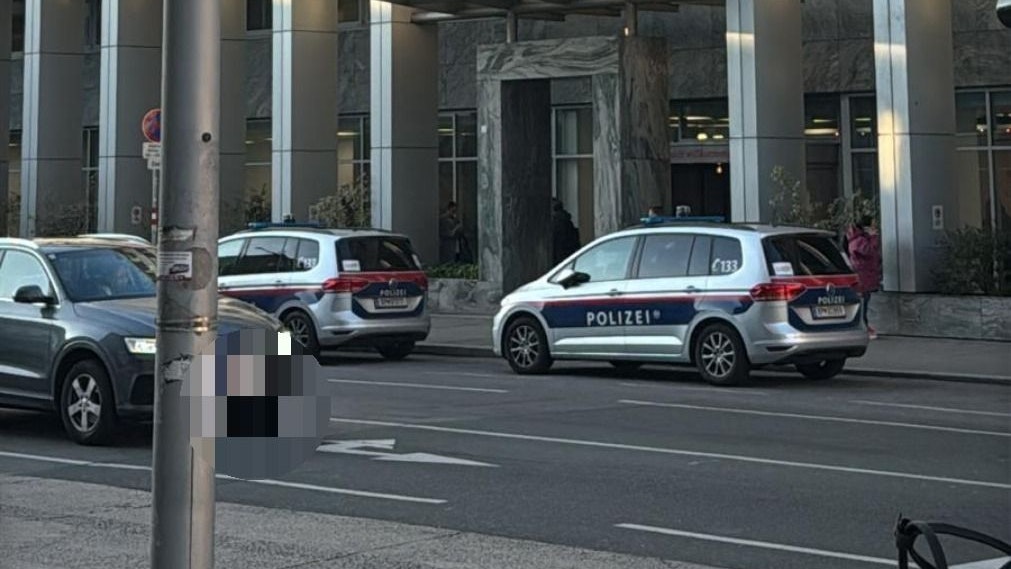 Heute.at - Mehrere Drohungen in Wien – Polizei im Großeinsatz