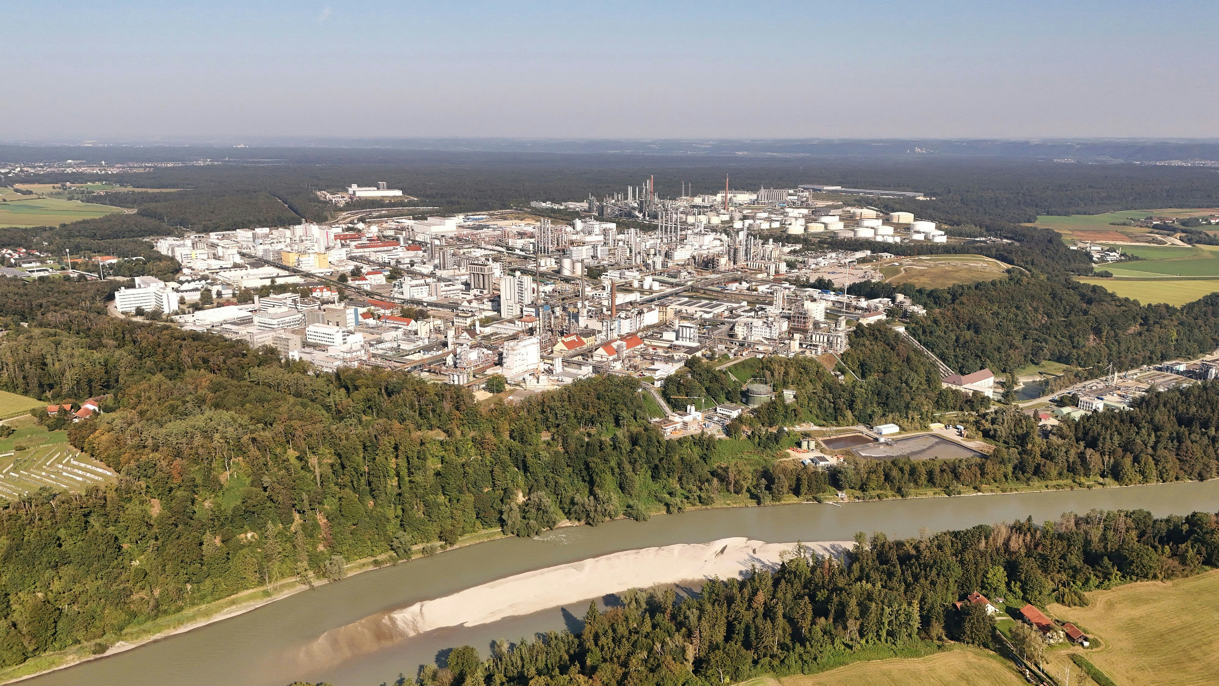 Heute.at - Riesen-Sparpaket: Hunderte Innviertler zittern um Jobs