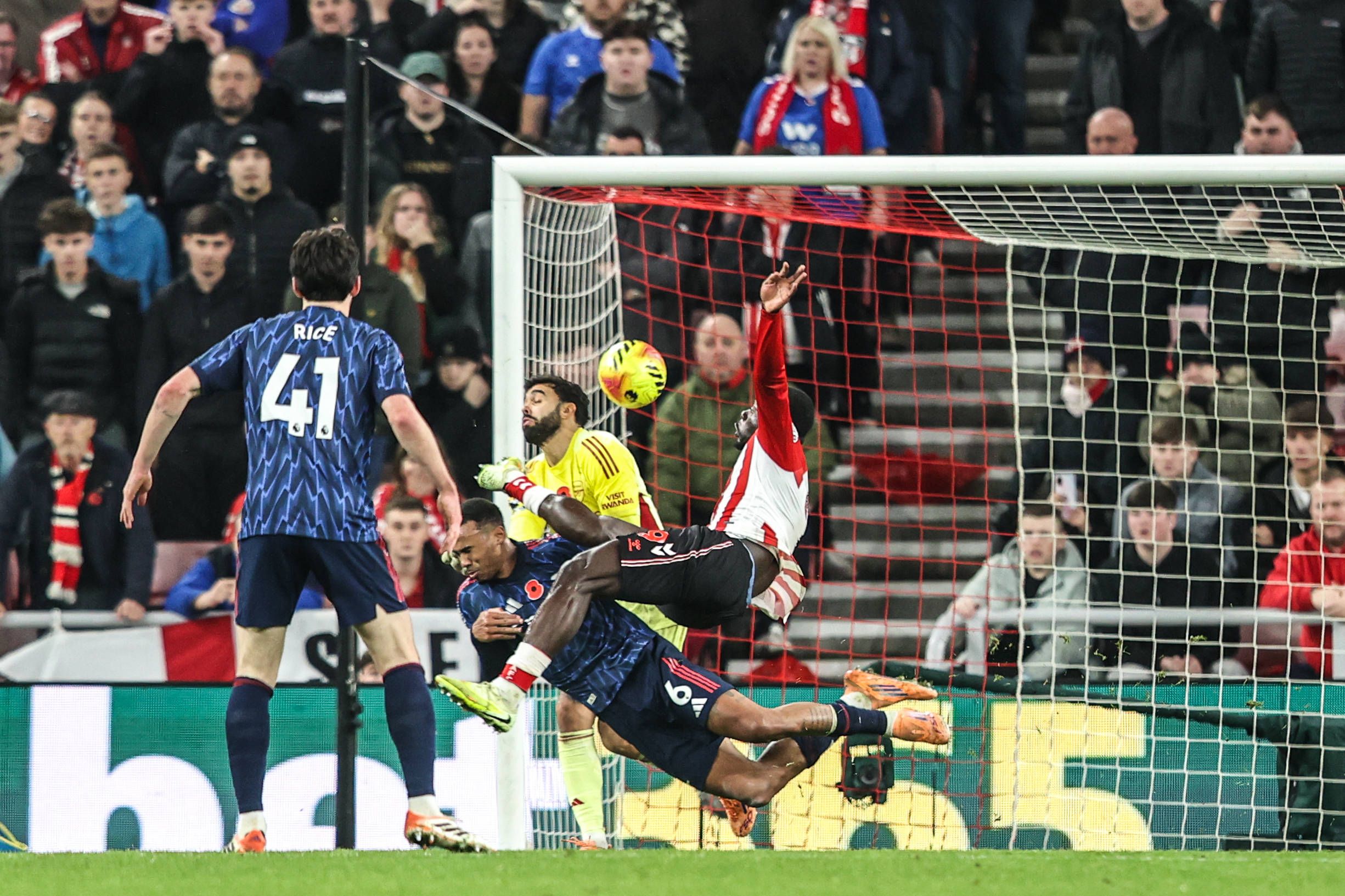 Arsenal kassiert spät den Ausgleich.