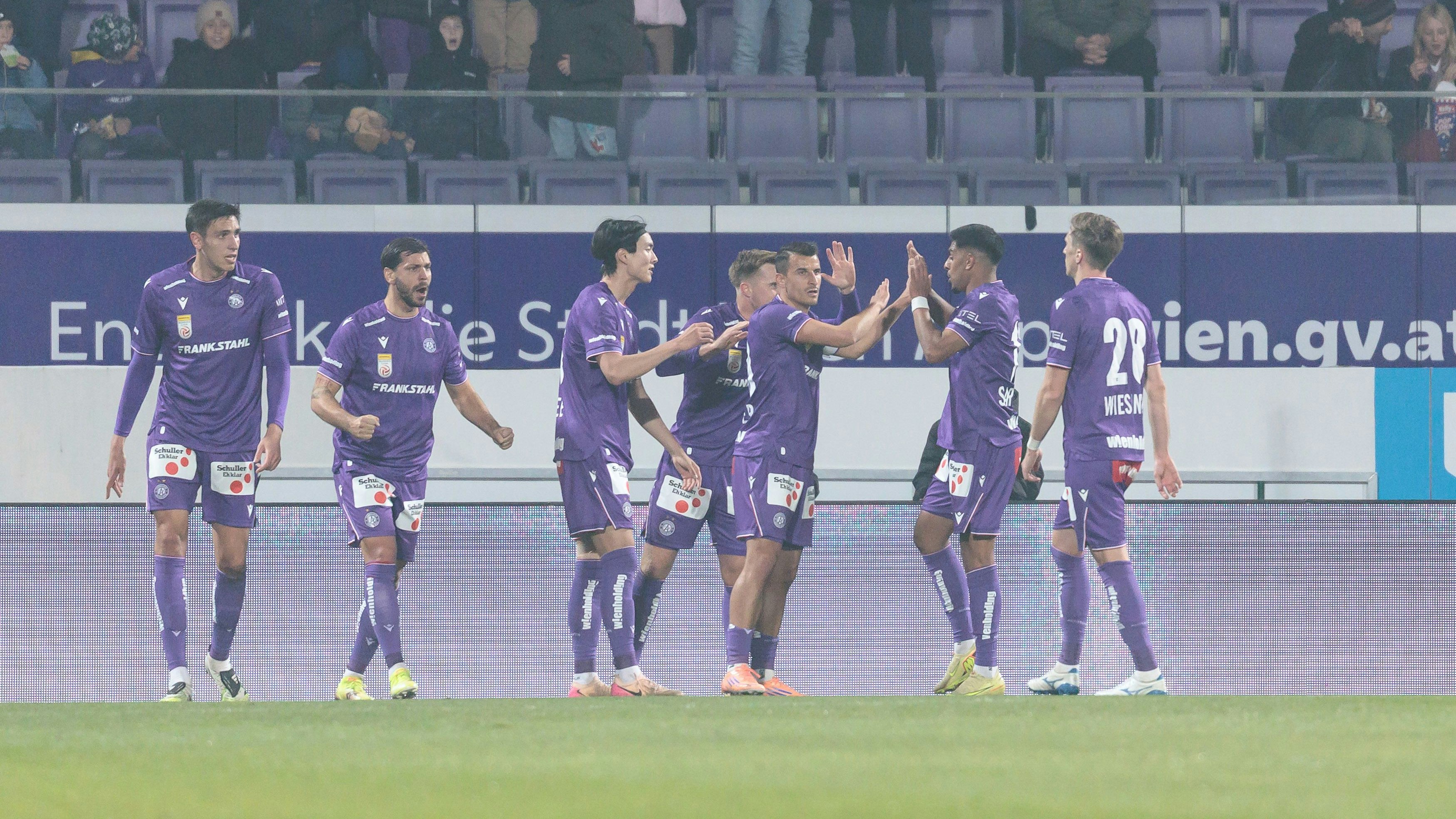 Heute.at - Austria siegt dank Raguz-Treffer - Drama in Ried