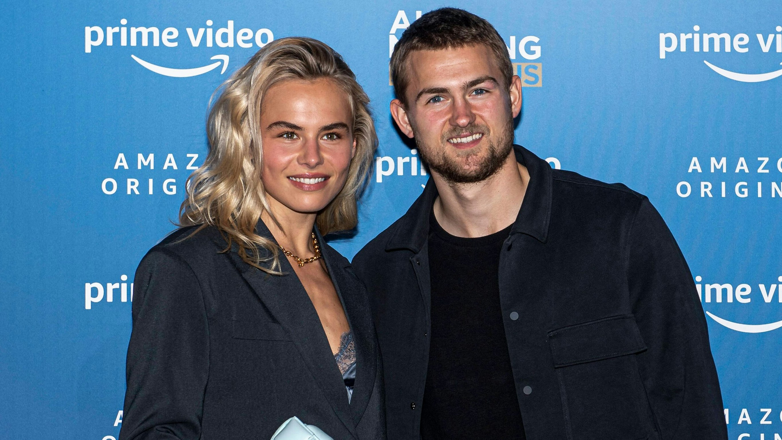 Heute.at - Frau von Fußballstar zeigt sich, wie Gott sie schuf