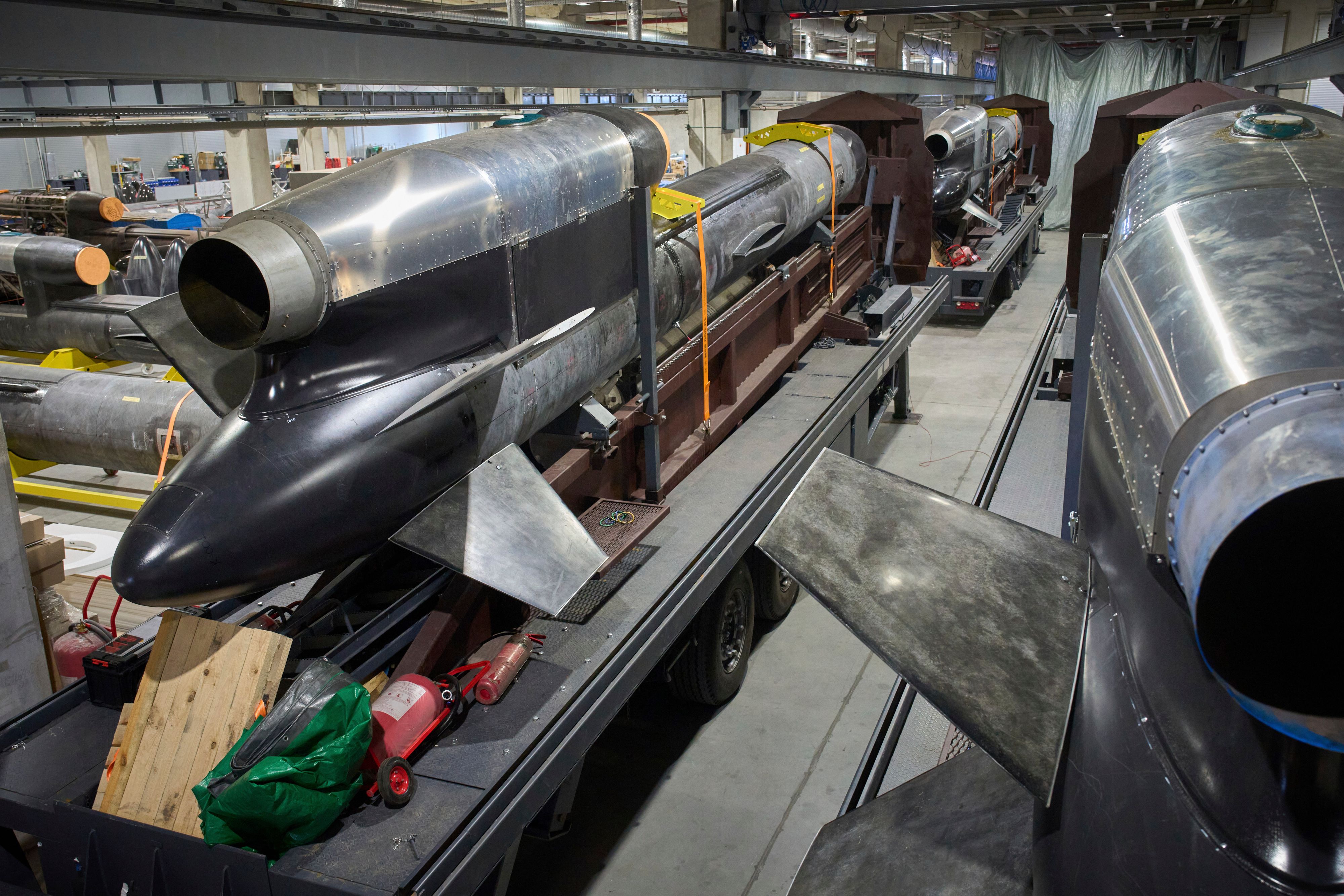 Mit Versprechen von Ausbildung, gutem Lohn und einem Leben 