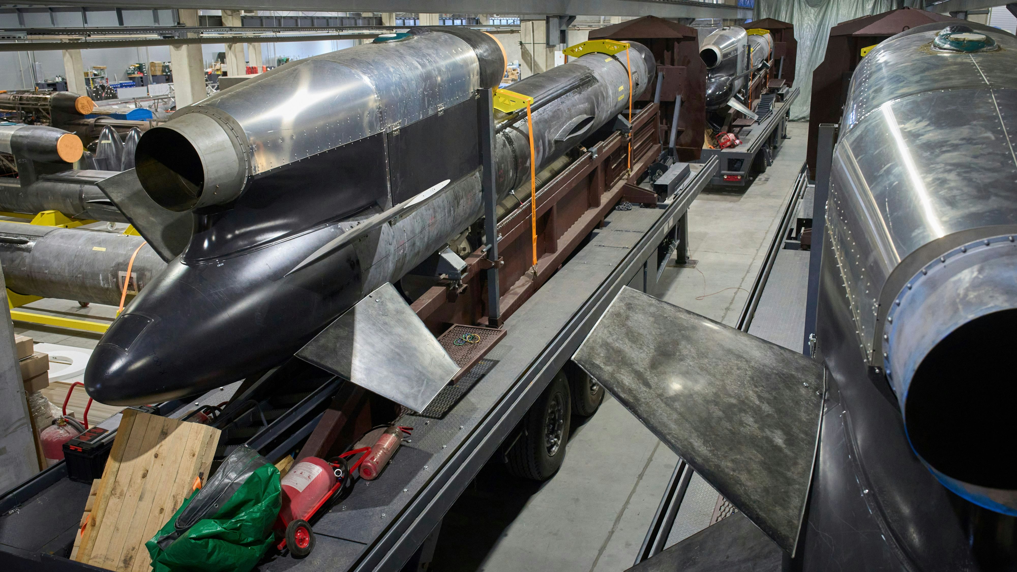 Heute.at - Ausländische Frauen schuften in Putins Drohnenfabrik
