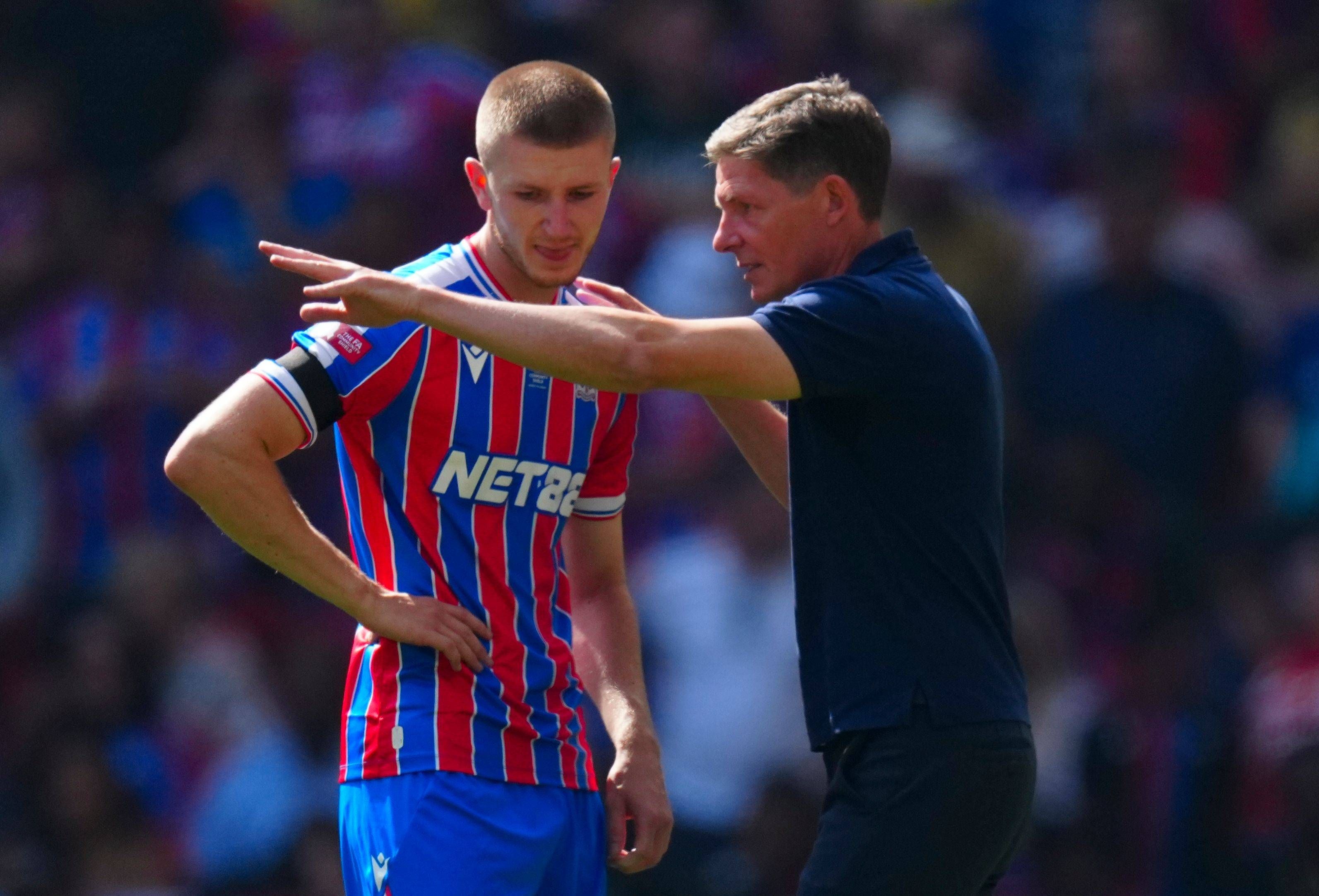 Adam Wharton und Oliver Glasner im Gespräch.