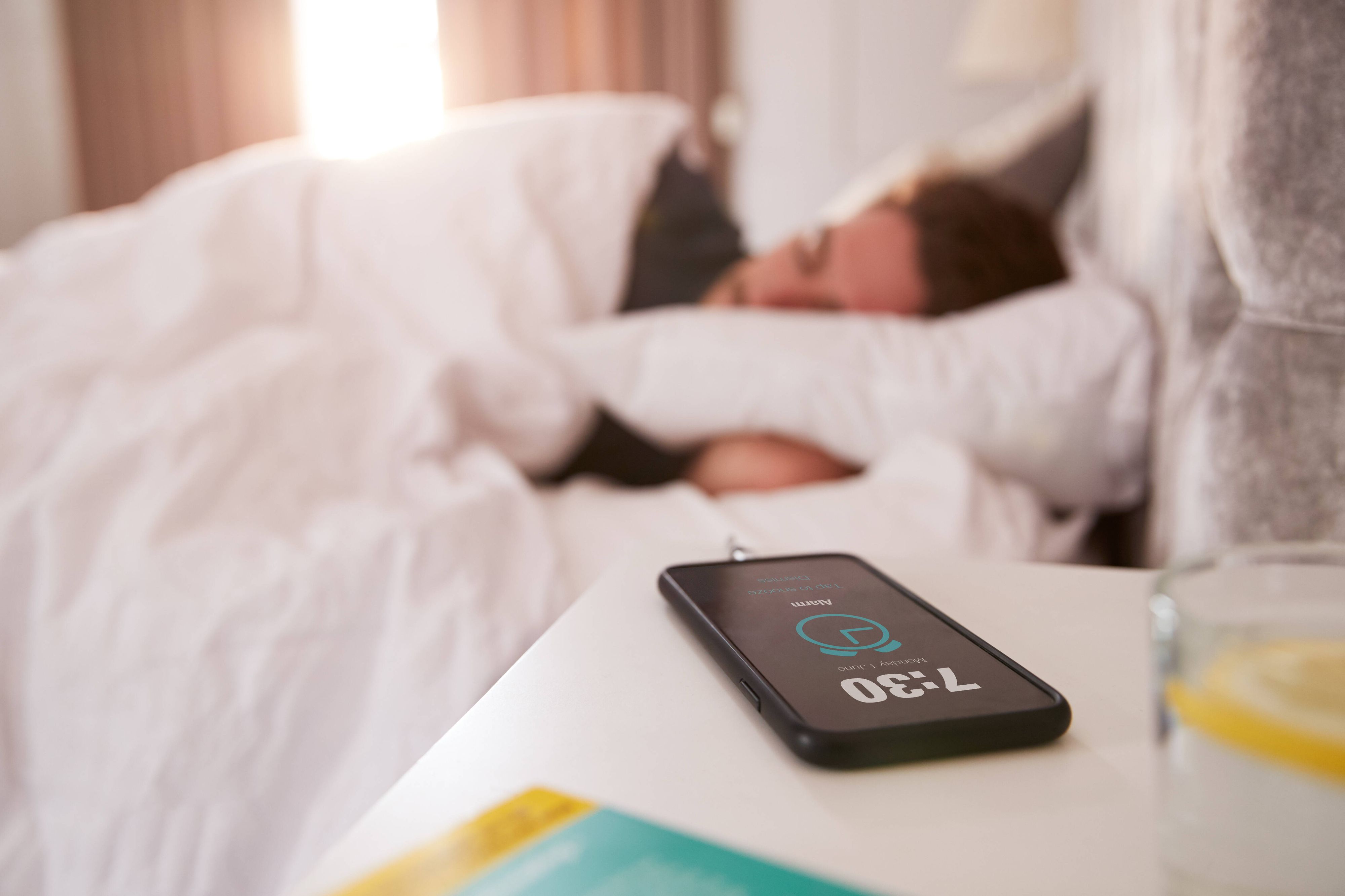 Seit dem neuen iOS-Update muss man zum Ausschalten des Weckers wischen statt tippen.