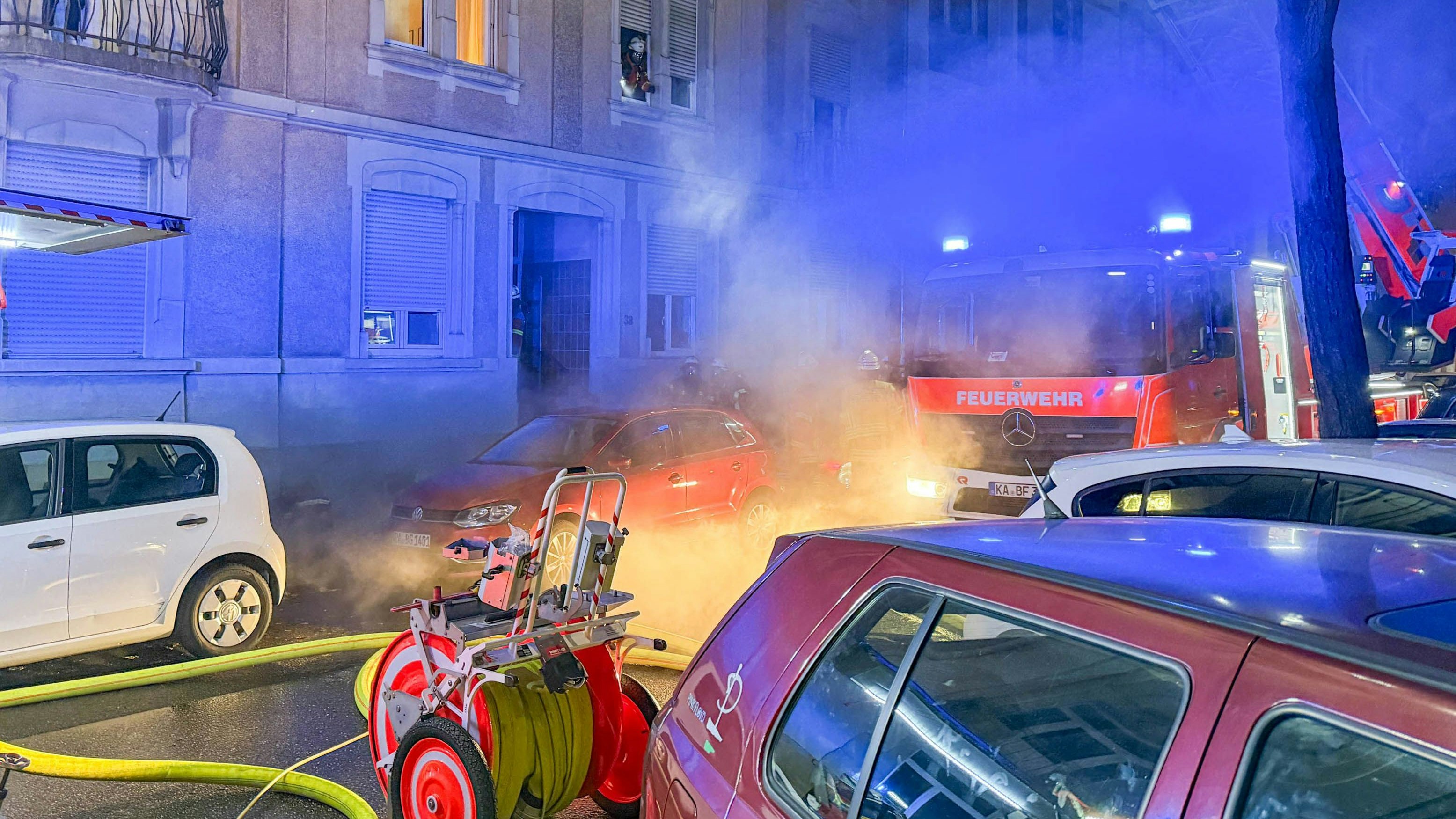 Heute.at - Giftiger Rauch schneidet Bewohnern Fluchtweg ab