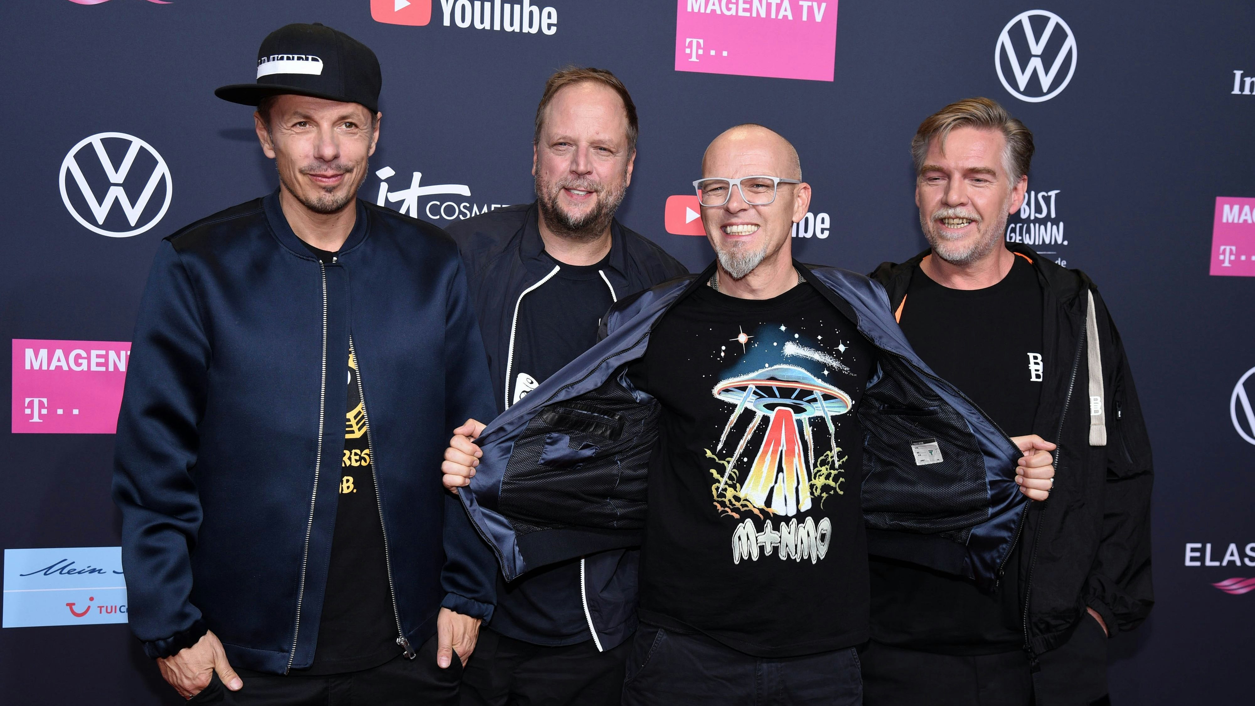  Entertainment Bilder des Tages Die Fantastischen Vier Smudo, Thomas D, Michi Beck, Andreas Rieke bei den YouTube Goldene Kamera Digital Awards im Kraftwerk in Berlin am 26.09.2019 *** The Fantastic Four Smudo, Thomas D, Michi Beck, Andreas Rieke at the YouTube Golden Camera Digital Awards at the Kraftwerk in Berlin on 26 09 2019