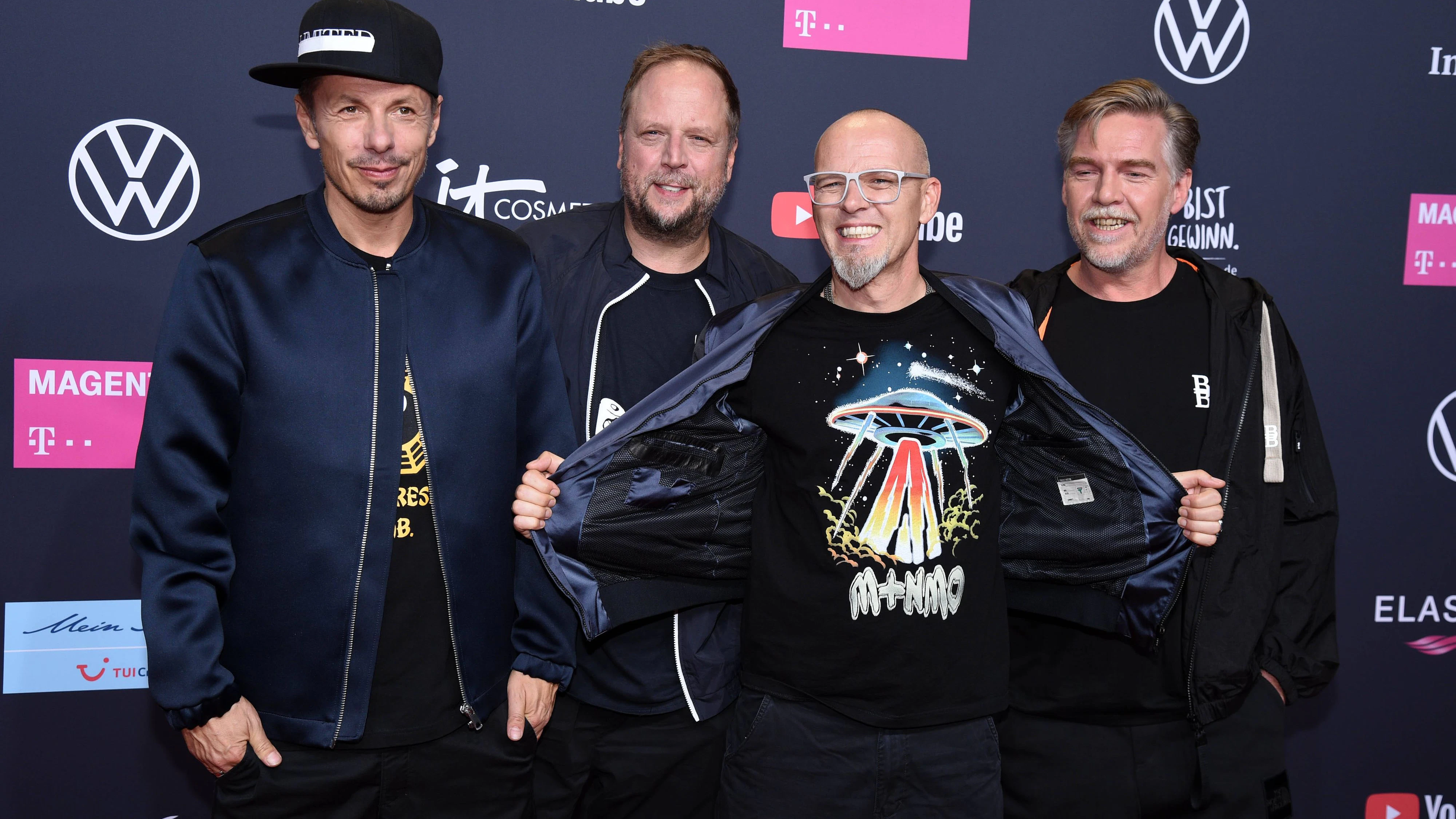  Entertainment Bilder des Tages Die Fantastischen Vier Smudo, Thomas D, Michi Beck, Andreas Rieke bei den YouTube Goldene Kamera Digital Awards im Kraftwerk in Berlin am 26.09.2019 *** The Fantastic Four Smudo, Thomas D, Michi Beck, Andreas Rieke at the YouTube Golden Camera Digital Awards at the Kraftwerk in Berlin on 26 09 2019