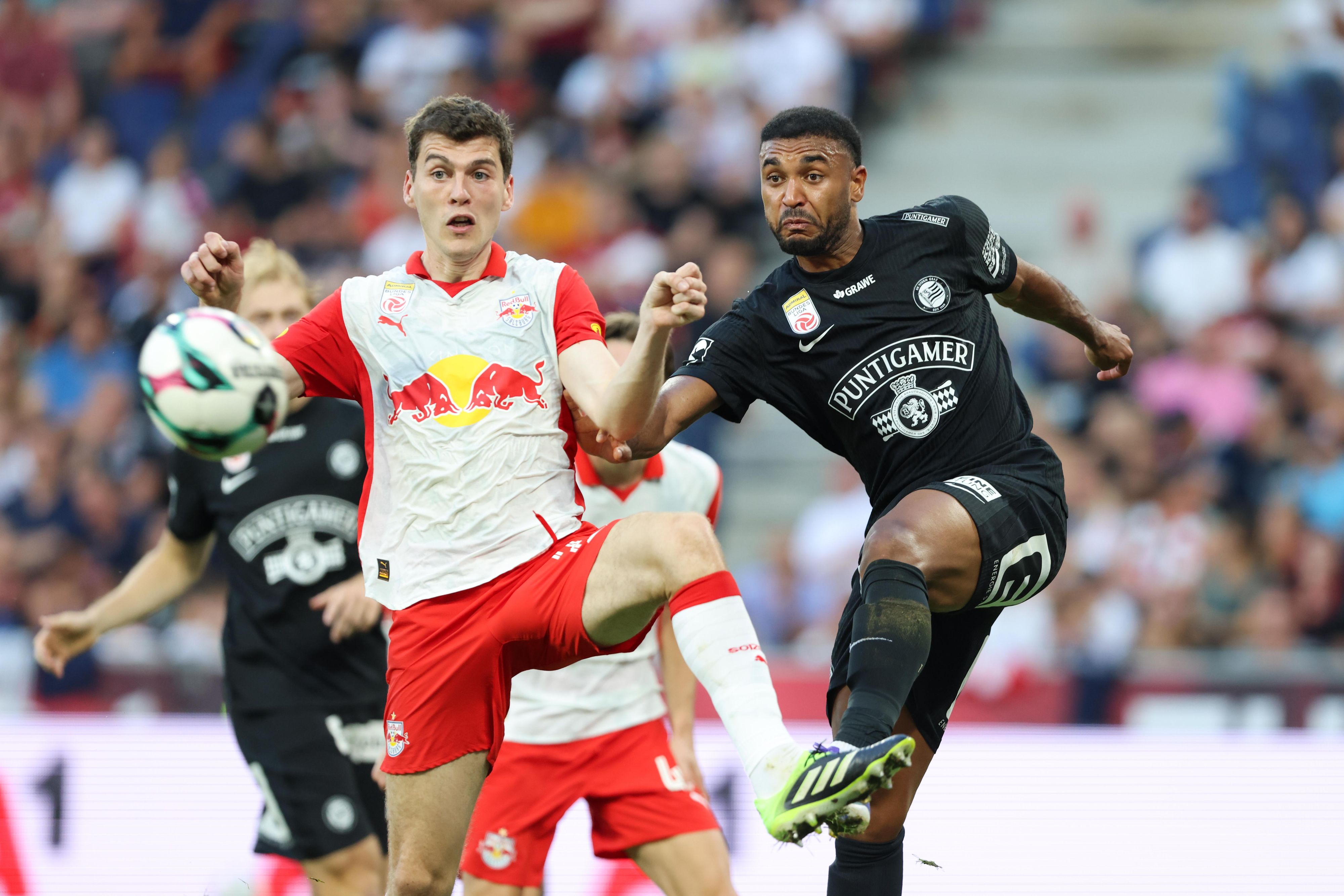 Jacob Rasmussen und Maurice Malone im Duell. 