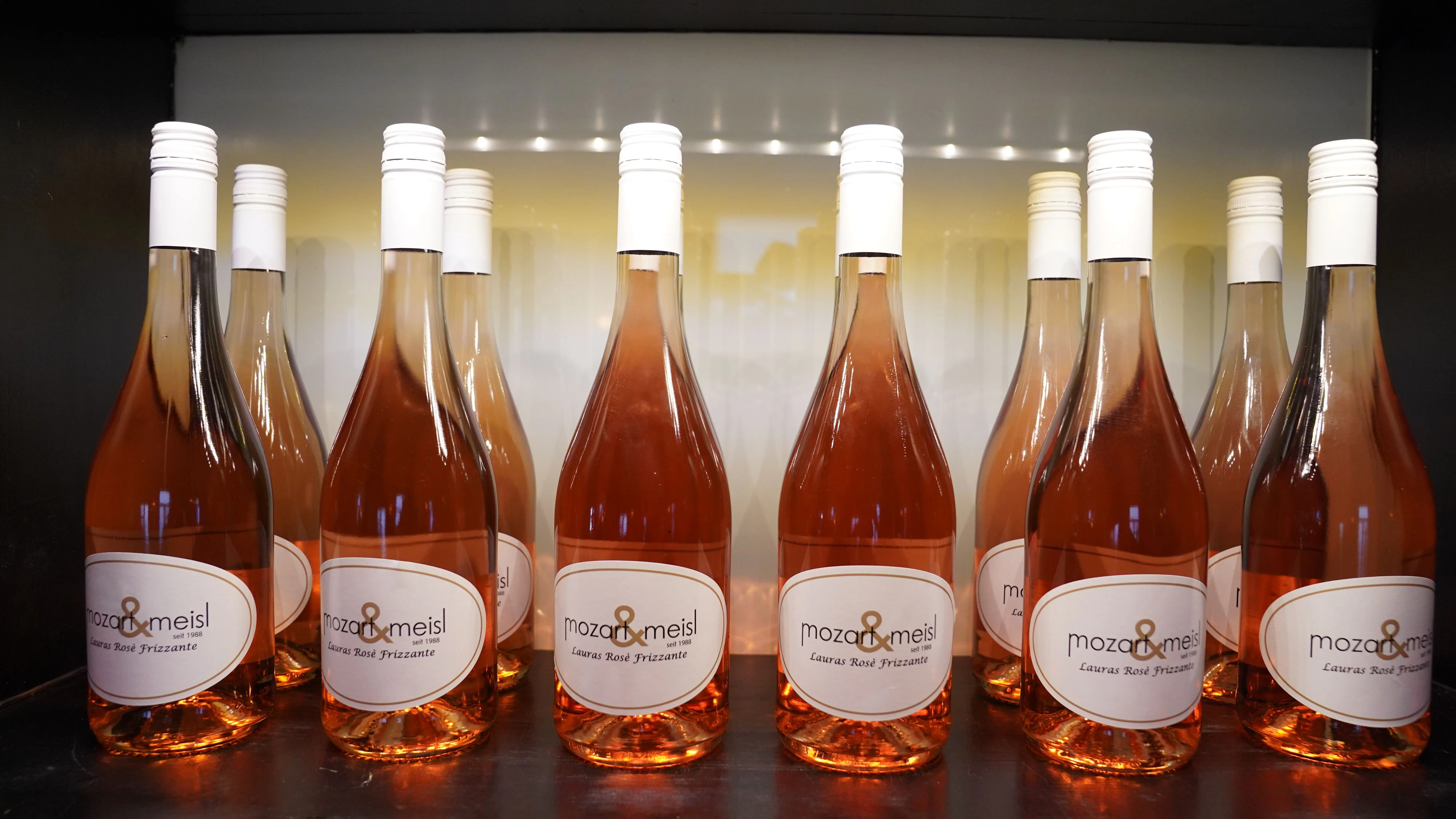 Den hauseigenen Frizzante benannte der Wirt nach seiner Tochter Laura.