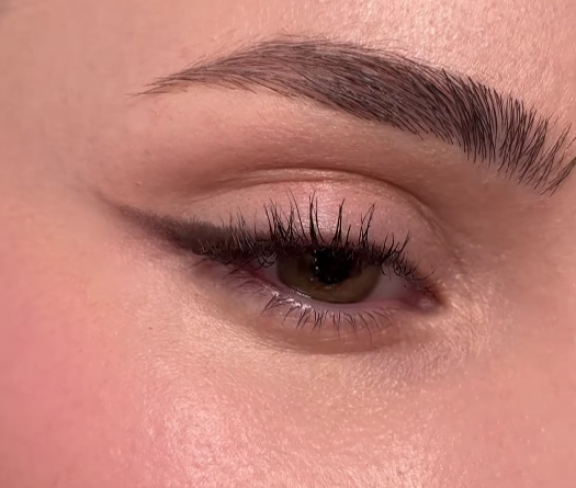 Das Internet hat einen neuen Trend fürs Augen-Make-Up: 