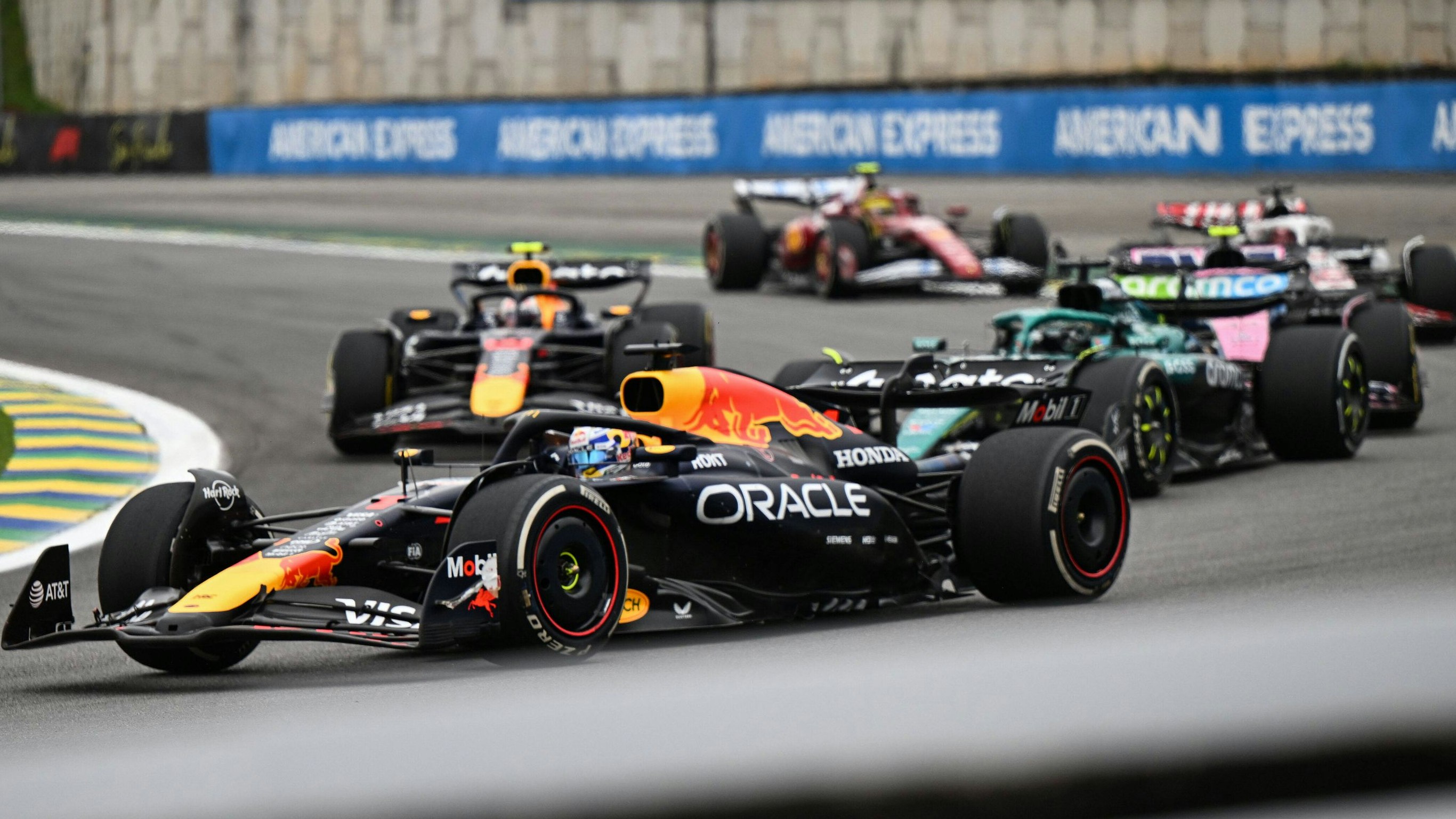 Heute.at - Verstappen überragend, aber Norris kühlt Titel-Sekt ein