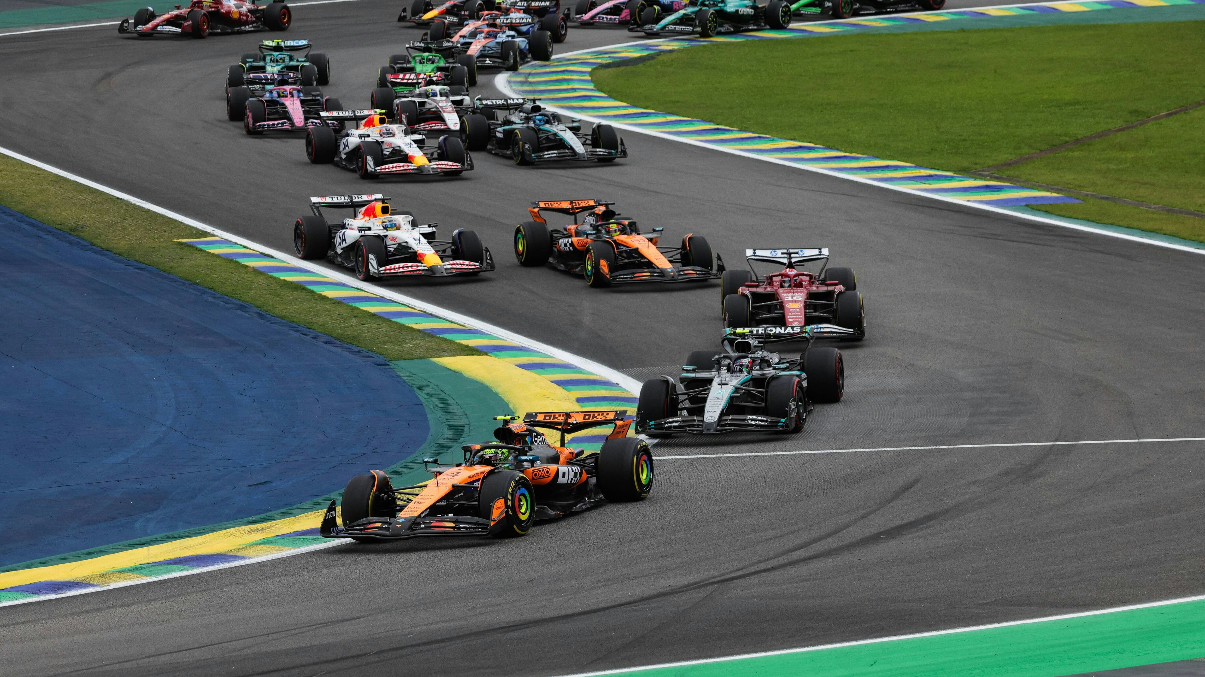 Heute.at - Verstappen trotz Start aus Box Dritter, Norris siegt