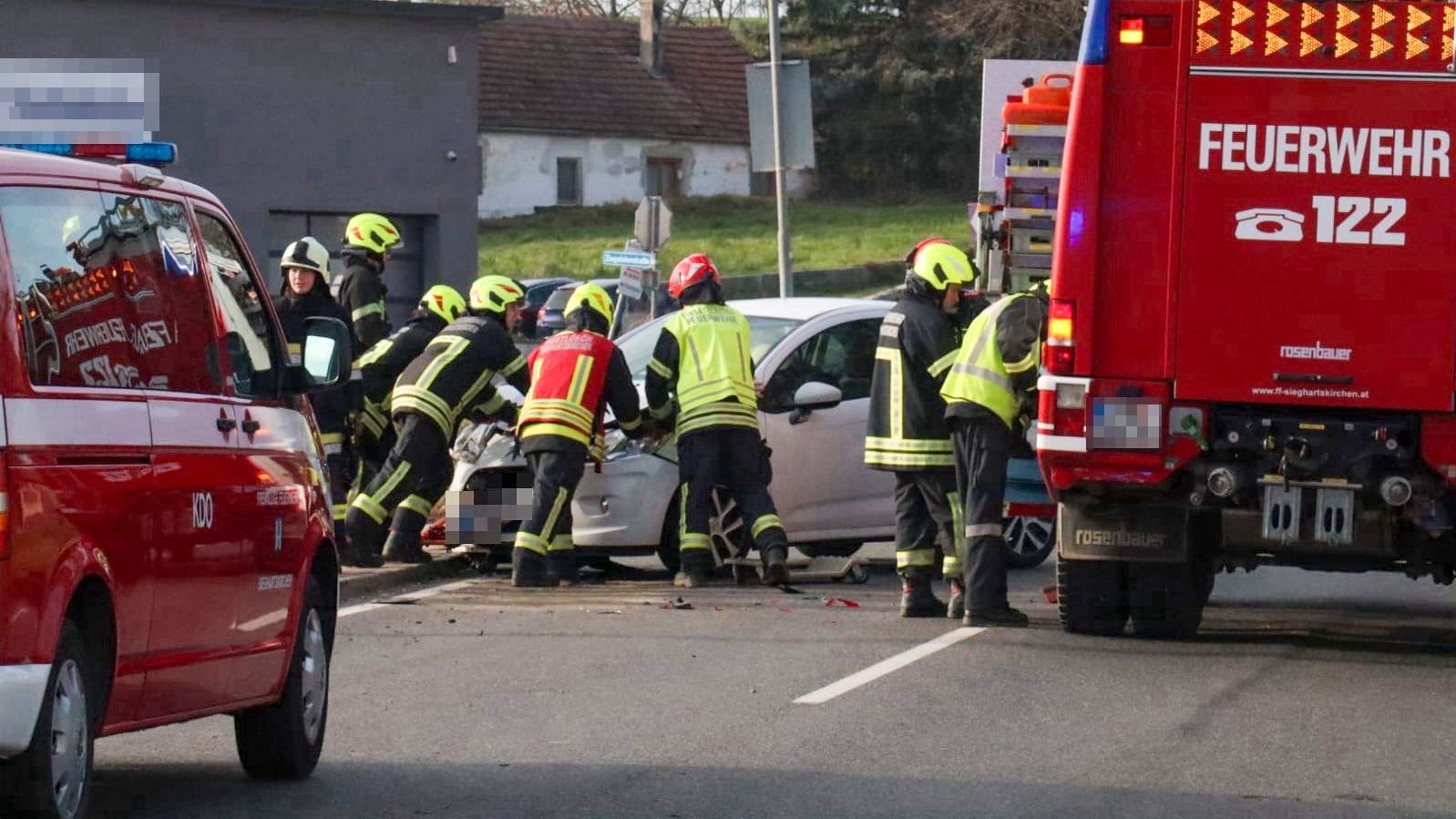 Heute.at - Crash im Bezirk Tulln – viele Einsatzkräfte alarmiert