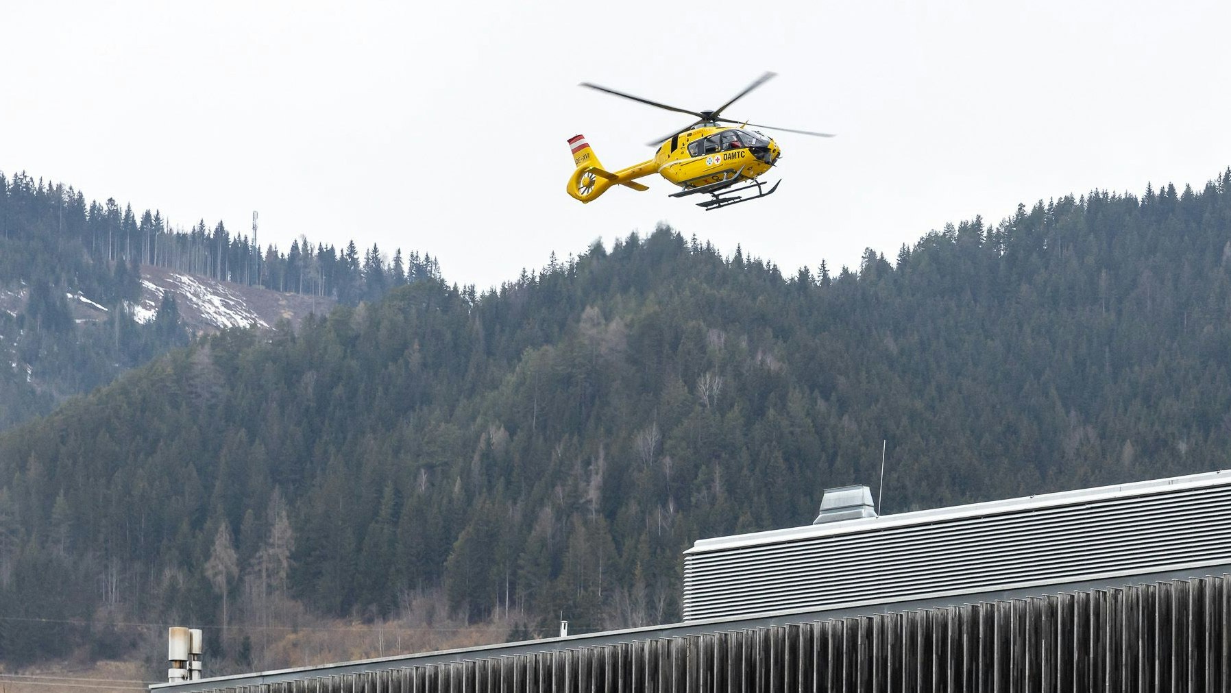Heute.at - Kurz vor Geburt von drittem Kind – Familienvater tot
