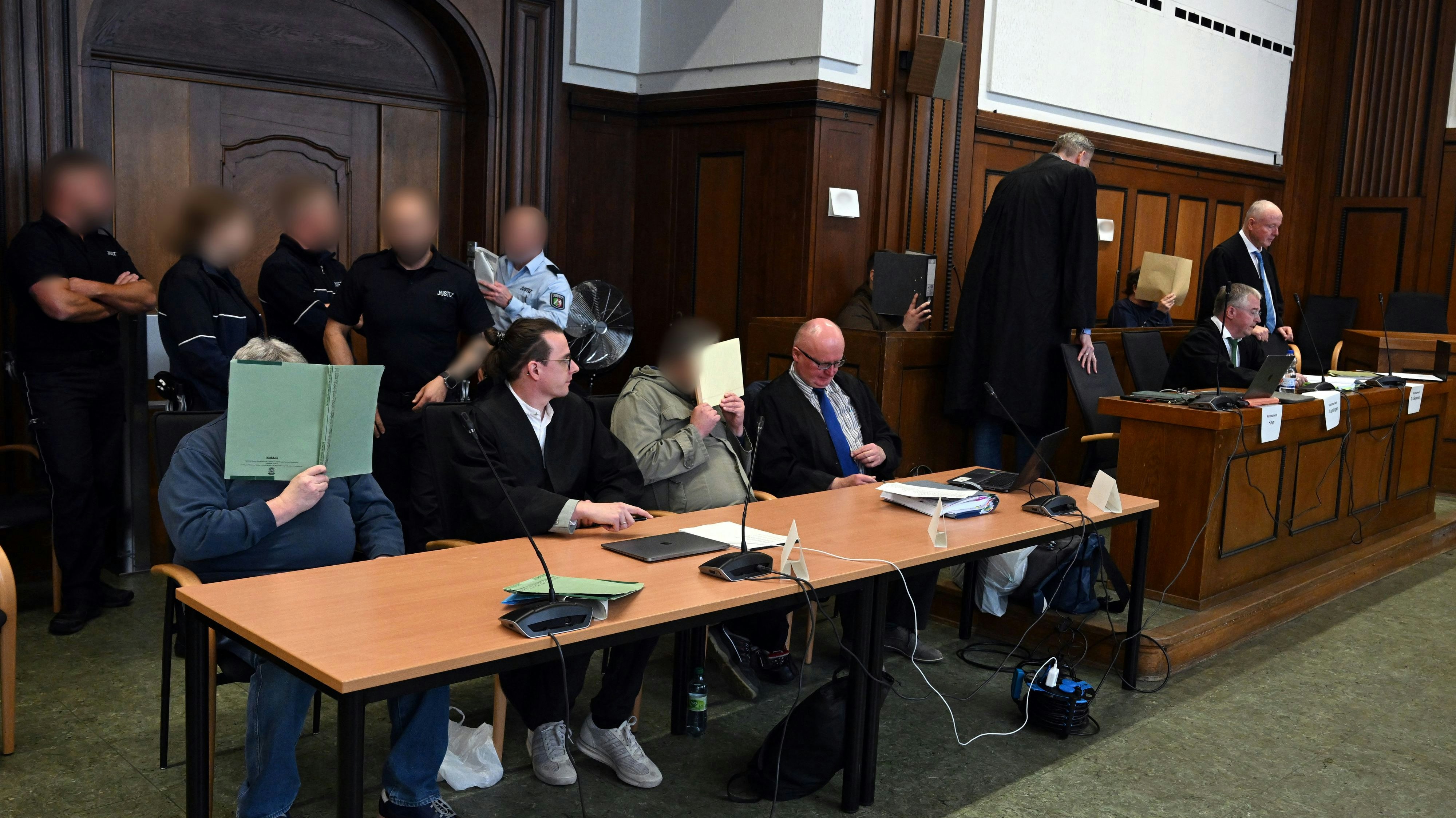 Heute.at - Gericht verurteilt Betreiber von Kinderpornoseite