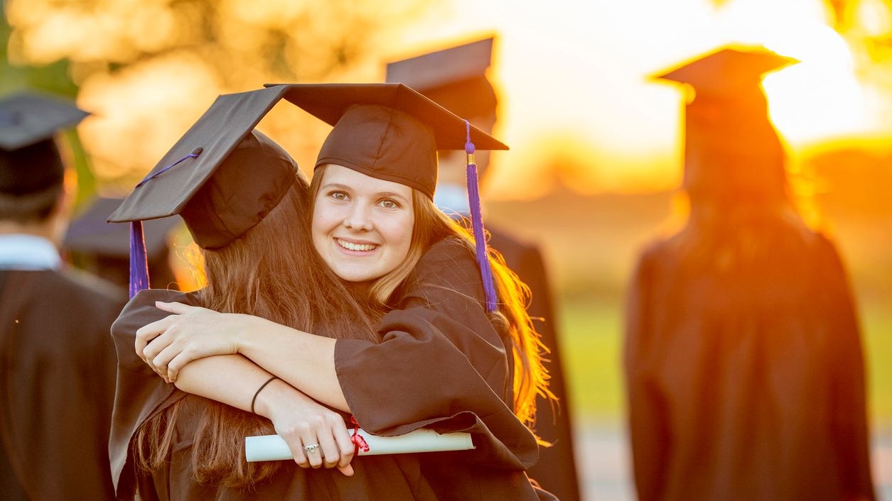 in Städten lebenden Frauen mit Hochschulabschluss entwickeln eine zunehmend egalitäre Einstellung zum Thema Geschlechterrollen
