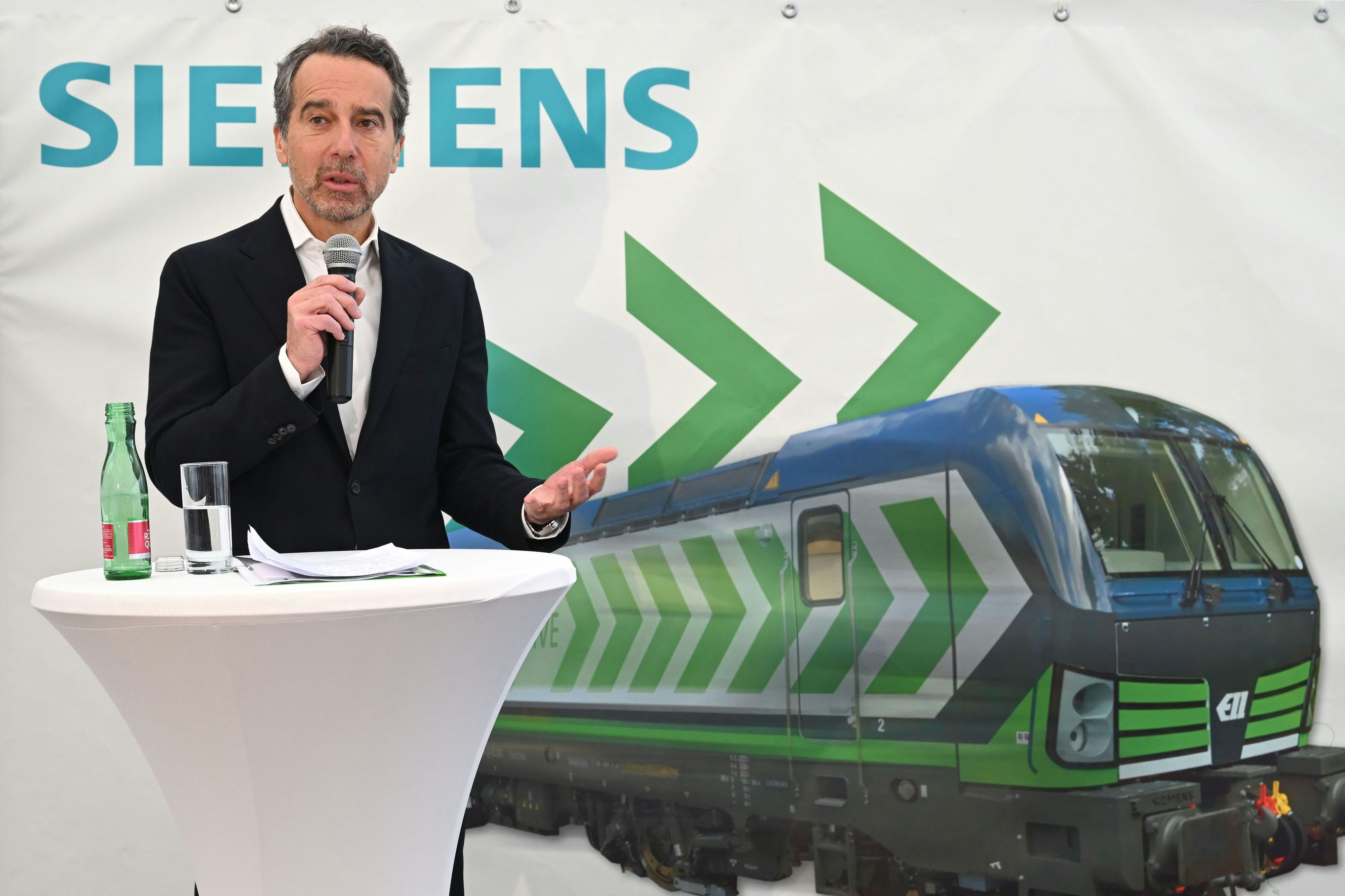 Erklärt die Welt der modernen Eisenbahn: Ex-Kanzler und Ex-ÖBB-Manager Christian Kern