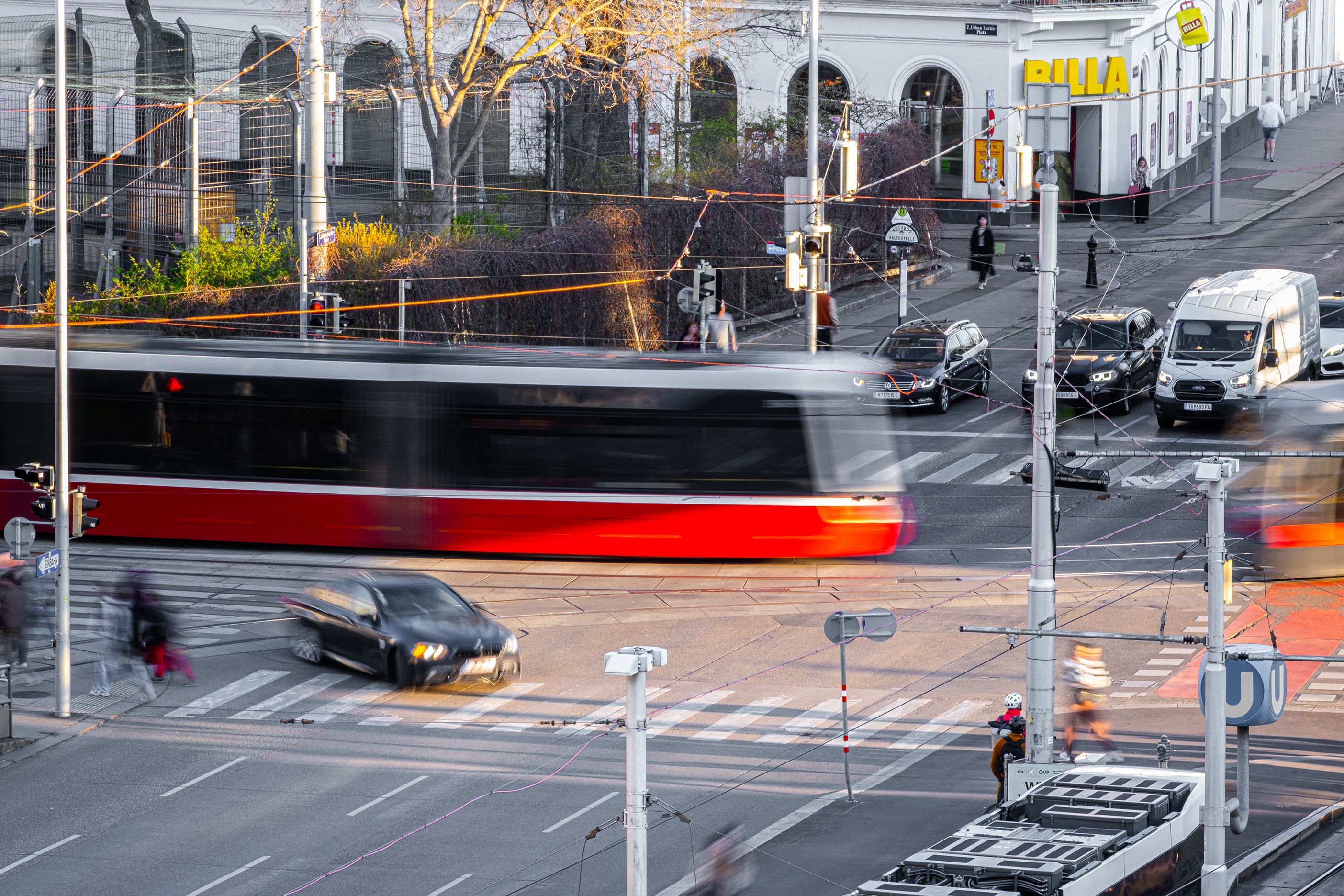 Nachhaltig und klimaverträglich: Öffis entlasten die Städte von Autoverkehr.