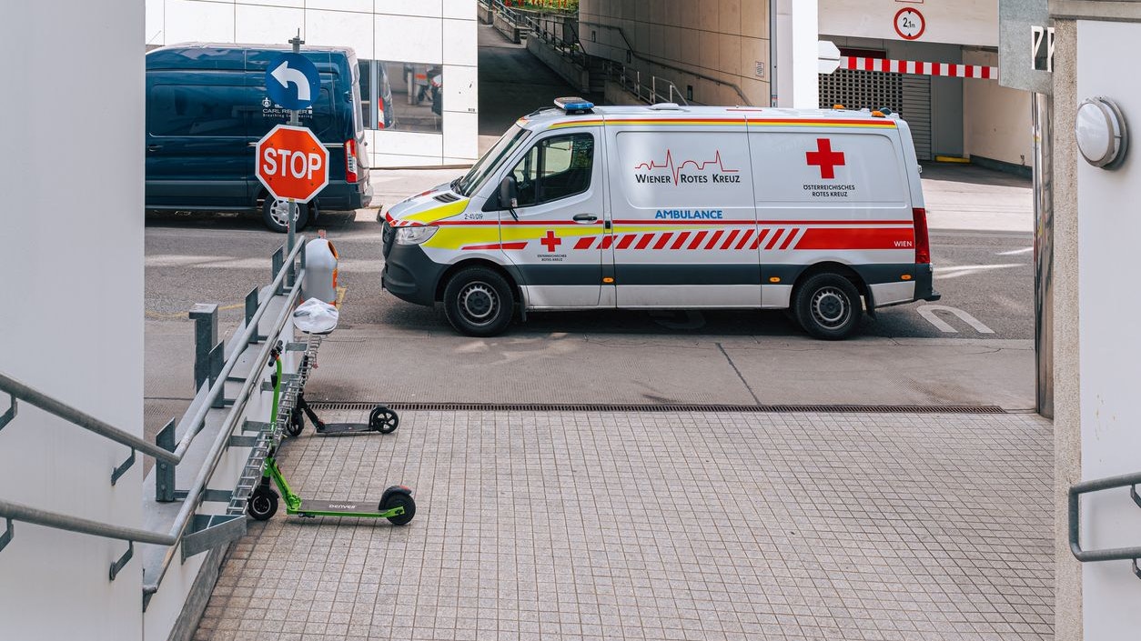 Rettungswagen im Einsatz (Archivfoto)