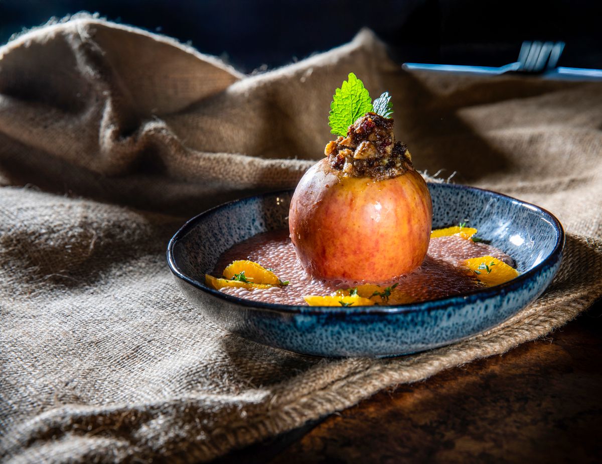 Heute.at - Kastanien-Bratäpfel mit Glühweinschaum