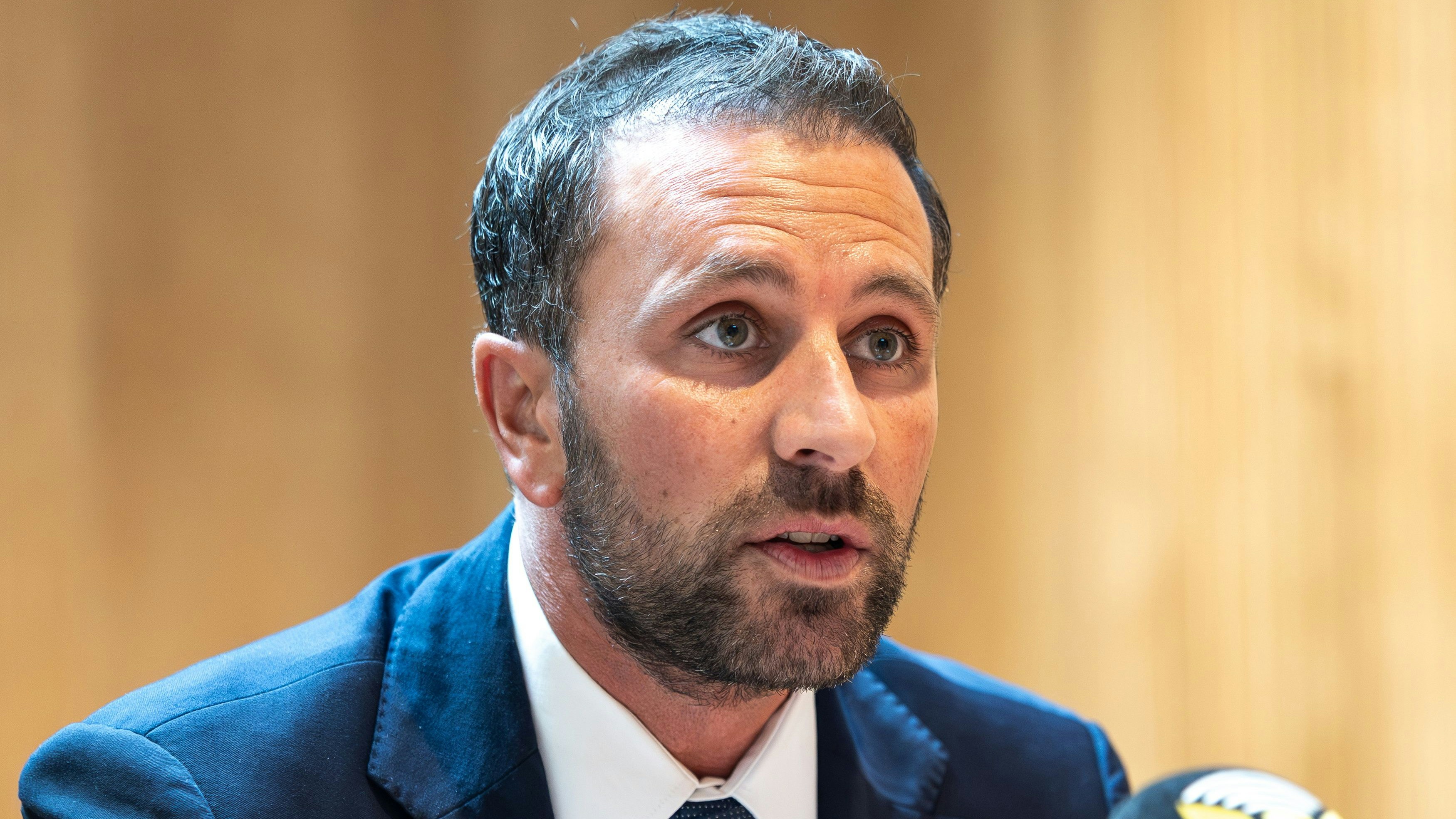 Heute.at - Waffenverbot aufgehoben – Dornauer darf wieder jagen