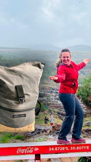 Fast hätte eine Salzburgerin ihren Traumurlaub verpasst – doch eine Wienerin und ihr Rucksack retteten die Reise nach Südafrika.