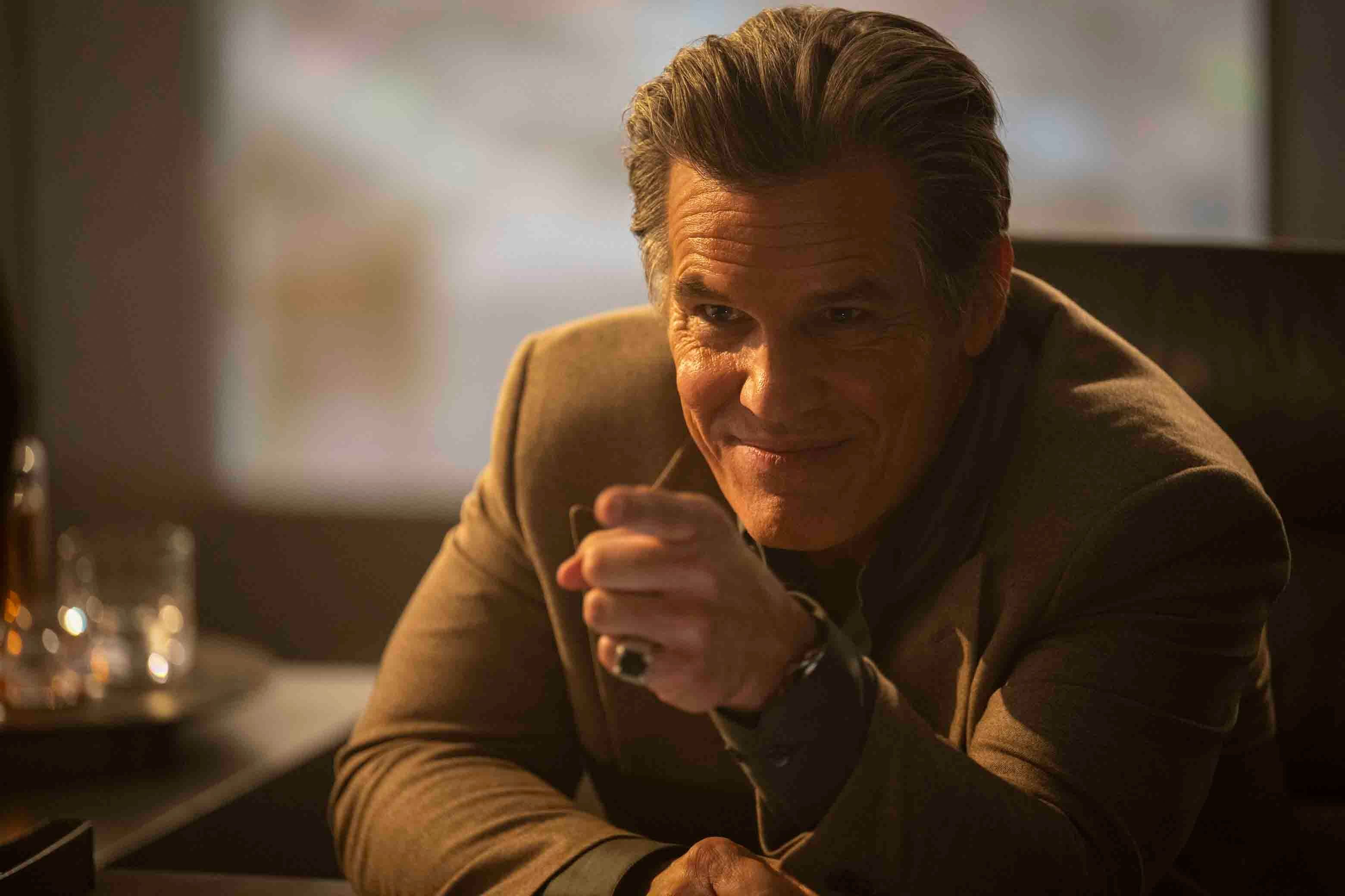 Keiner spielt fiese Charaktere glaubwürdiger als er: Josh Brolin als Show-Produzent Dan Killian